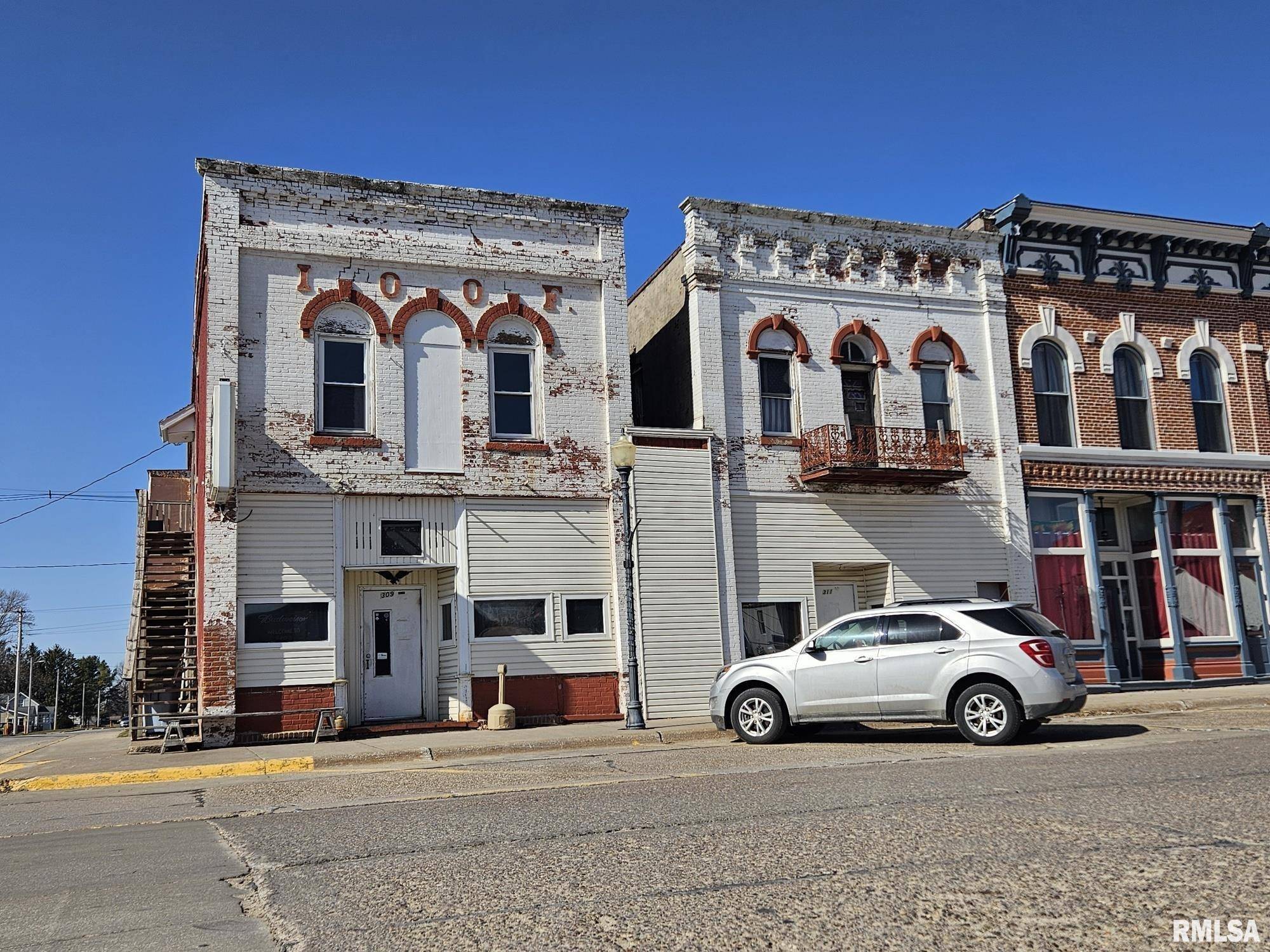 Wilton, IA 52778,309 and 311 CEDAR ST