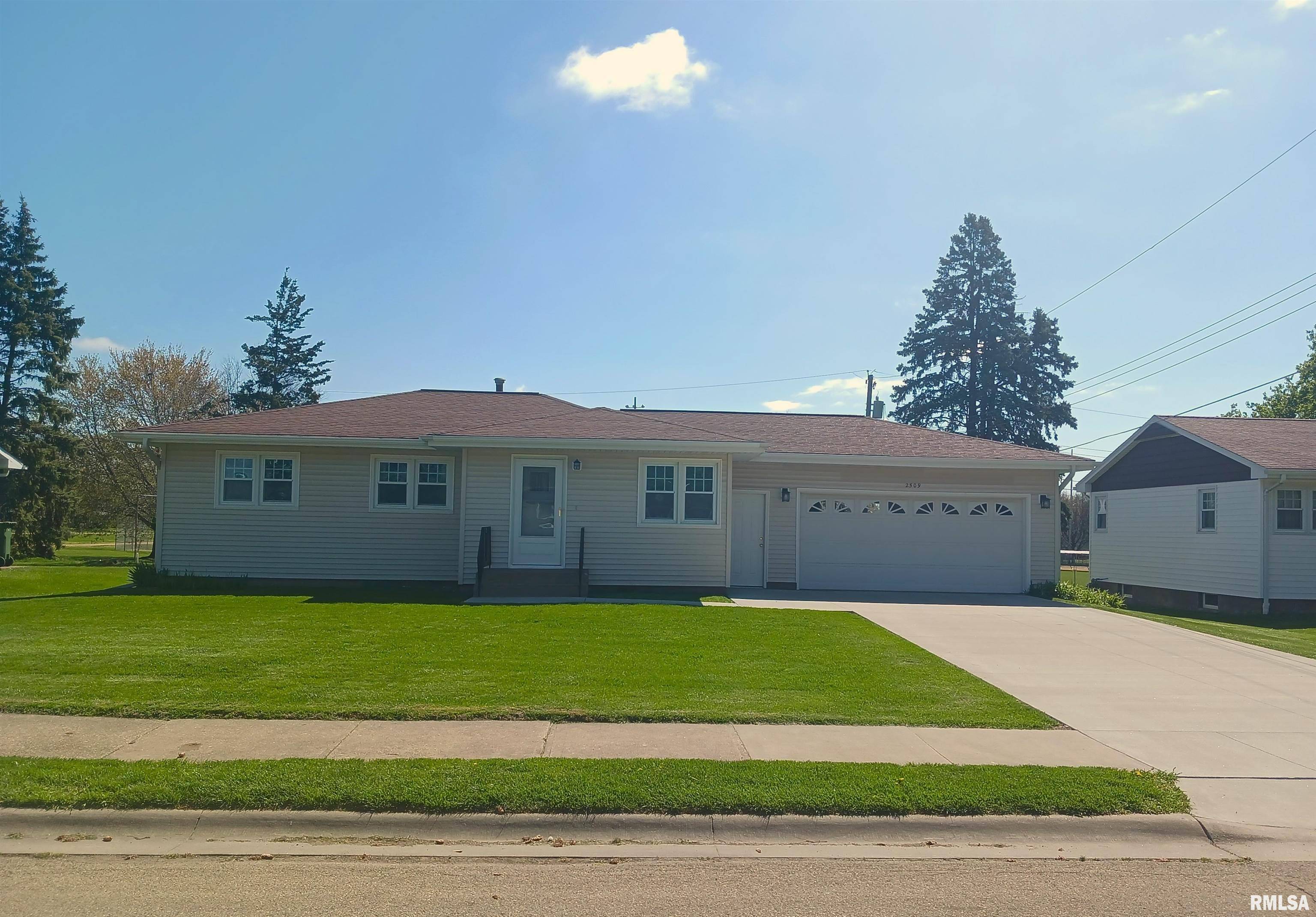 Clinton, IA 52732,2509 West Haven PL