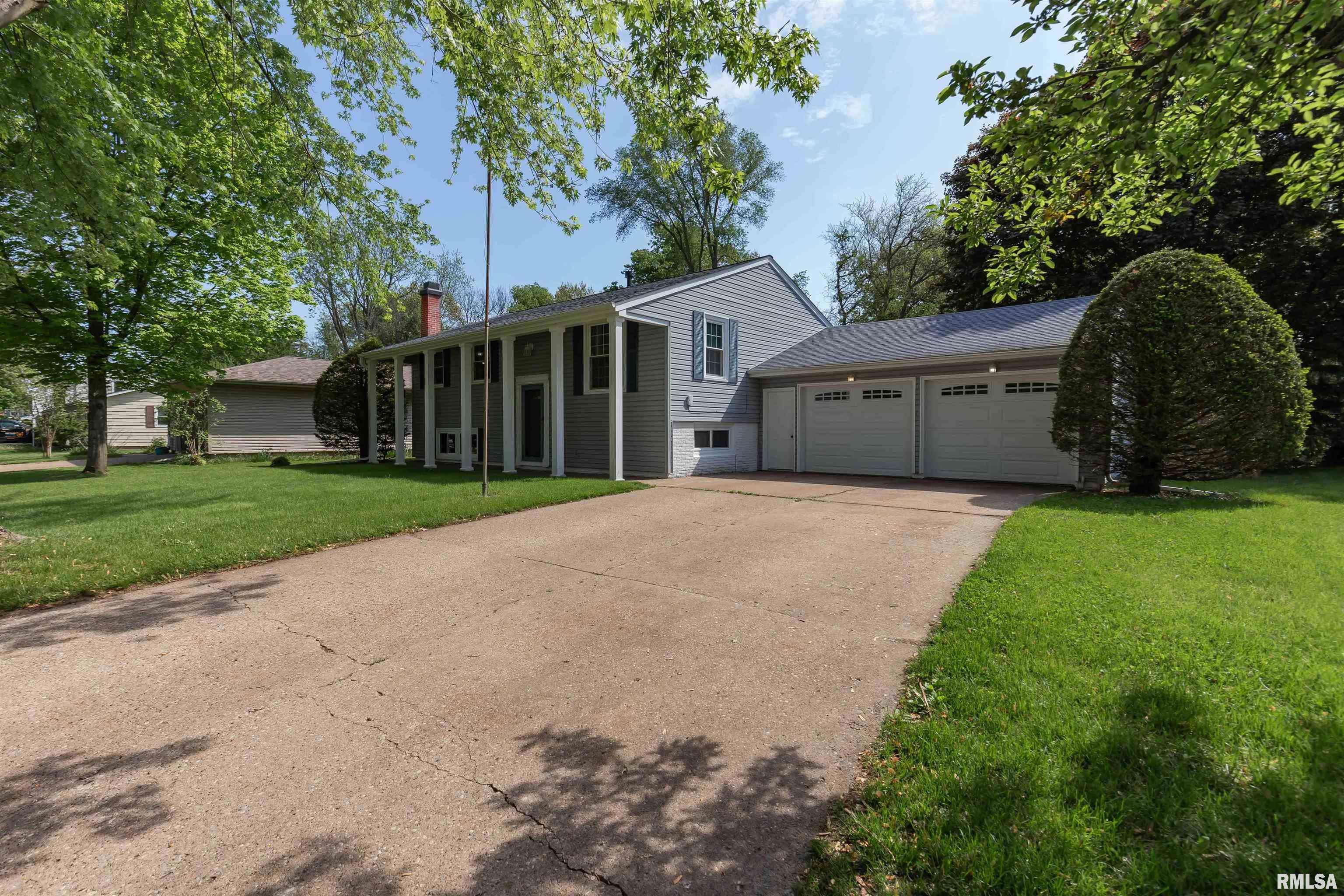 Hampton, IL 61256,415 12TH AVE