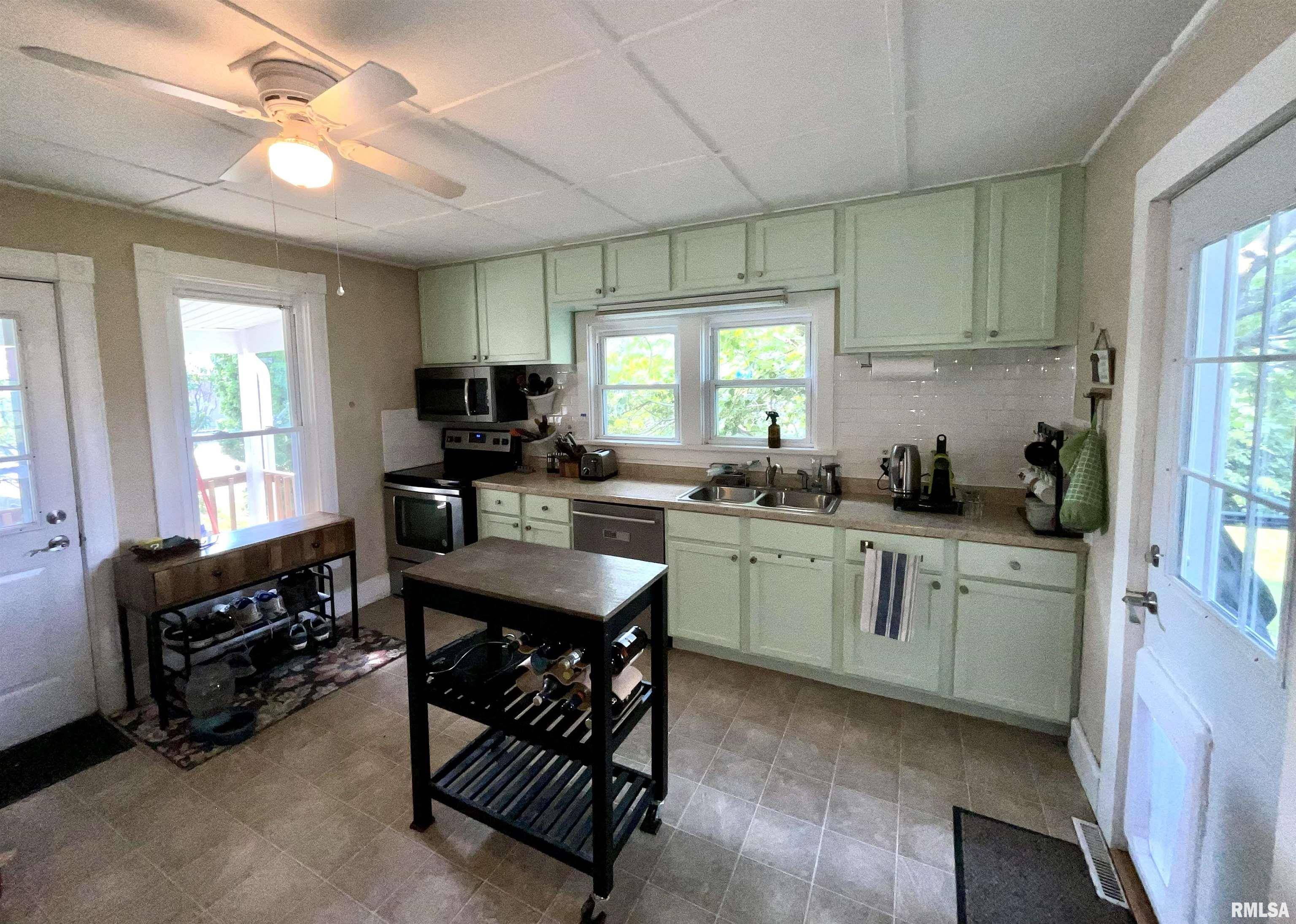 Geneseo, IL 61254,522 E EXCHANGE ST