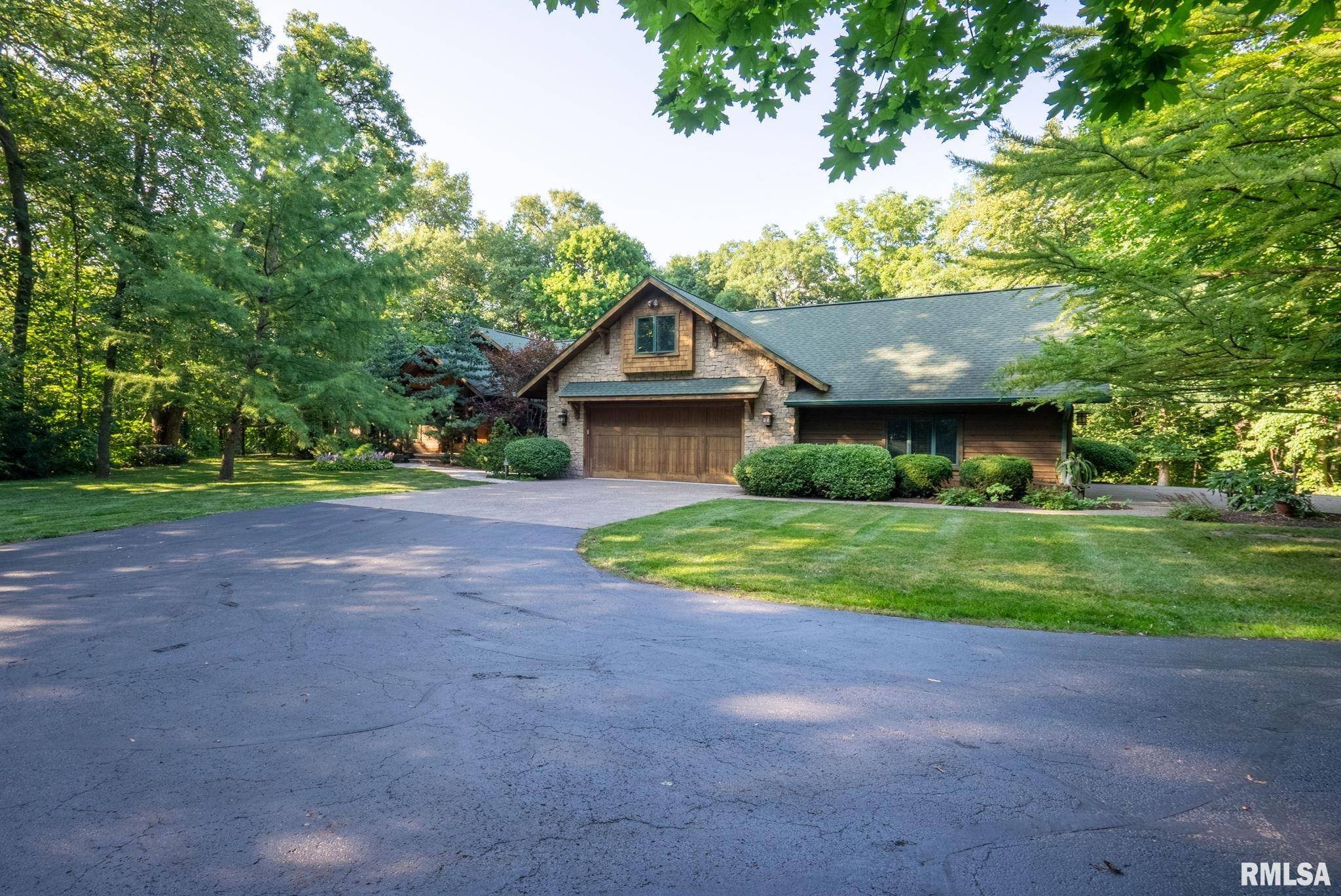 Coal Valley, IL 61240,7 AUTUMN CREEK DR