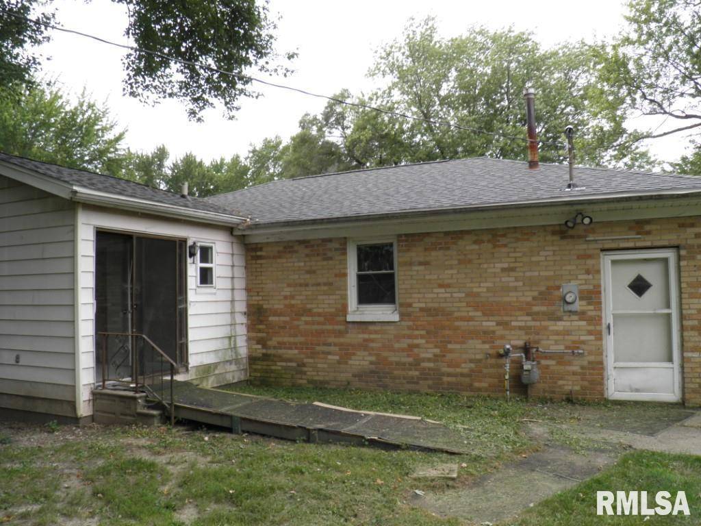 East Moline, IL 61264,4308 10TH ST