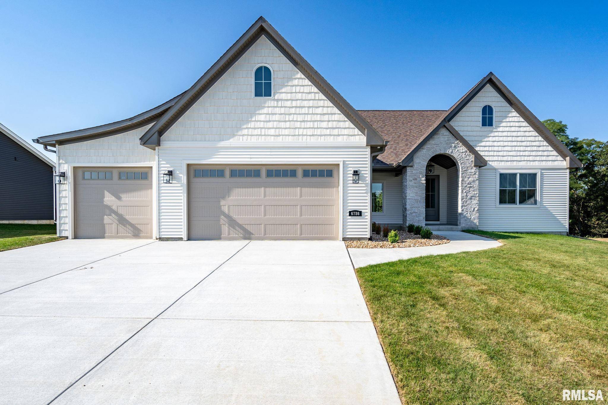 Bettendorf, IA 52722,6786 St Marie CT