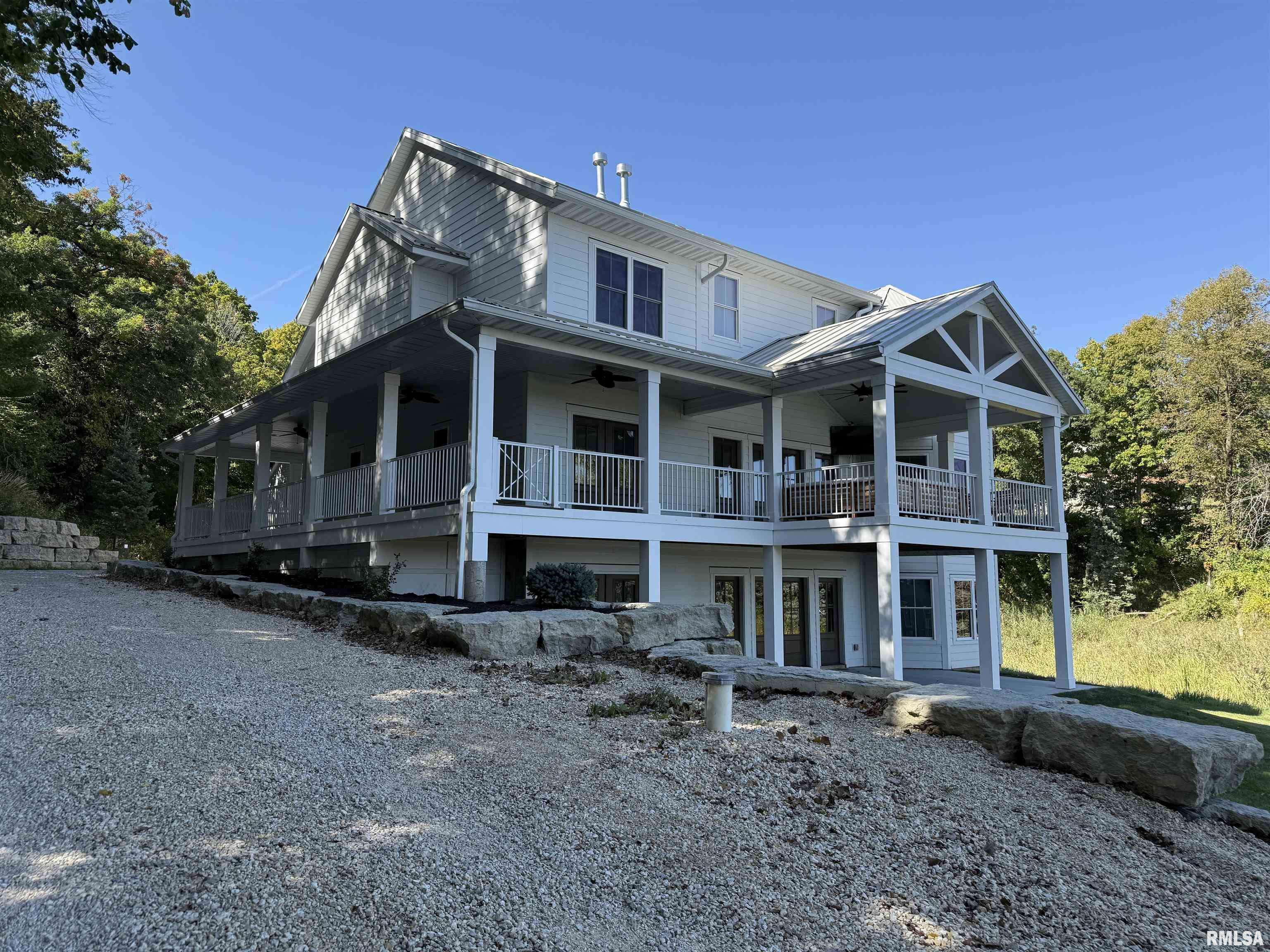 Le Claire, IA 52753,28320 217TH ST