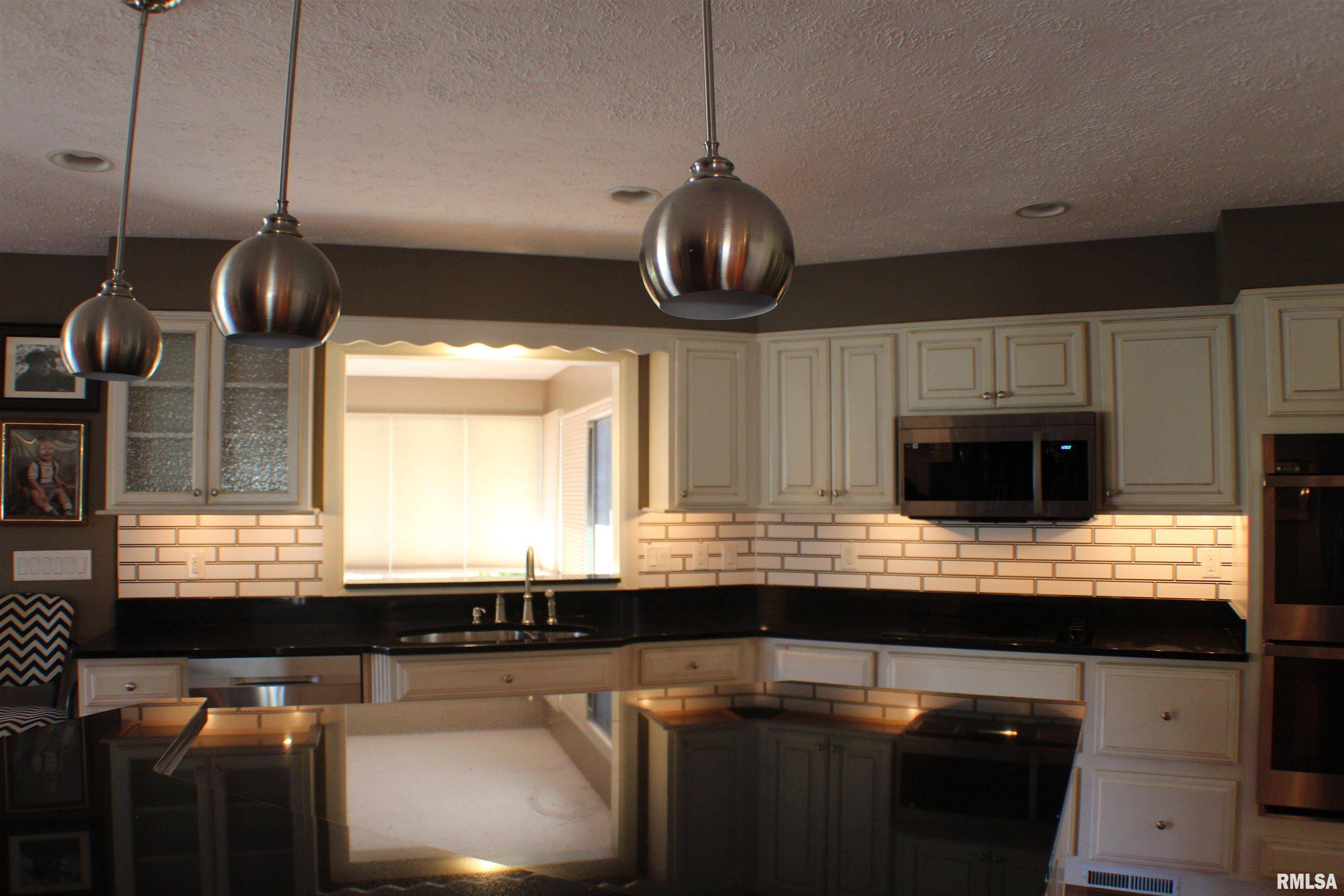 Moline, IL 61265,5301 38TH AVE #7