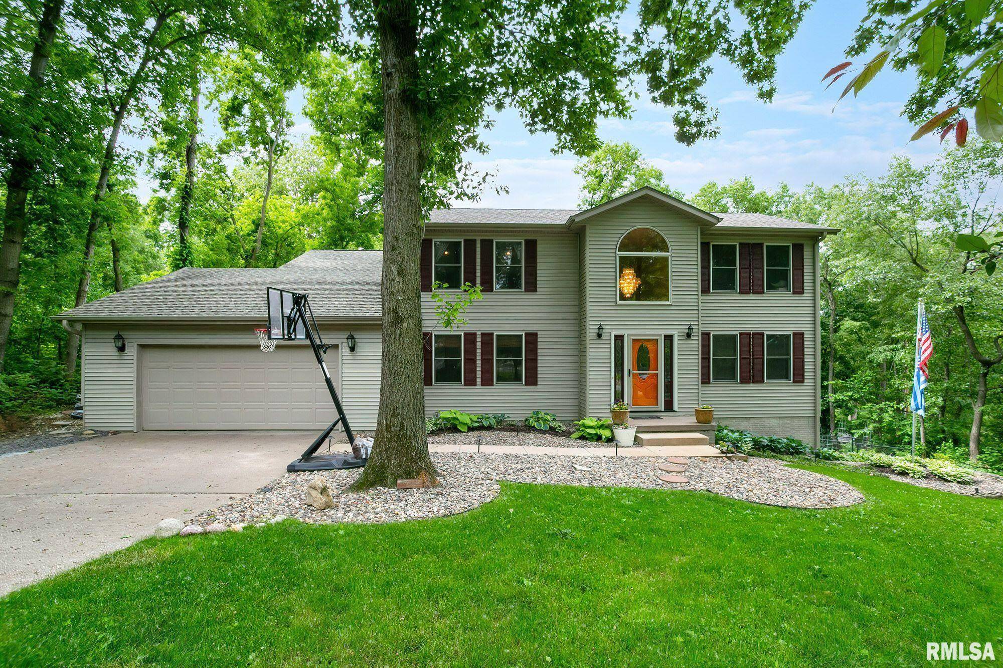 Le Claire, IA 52753,27811 BOWKER DR