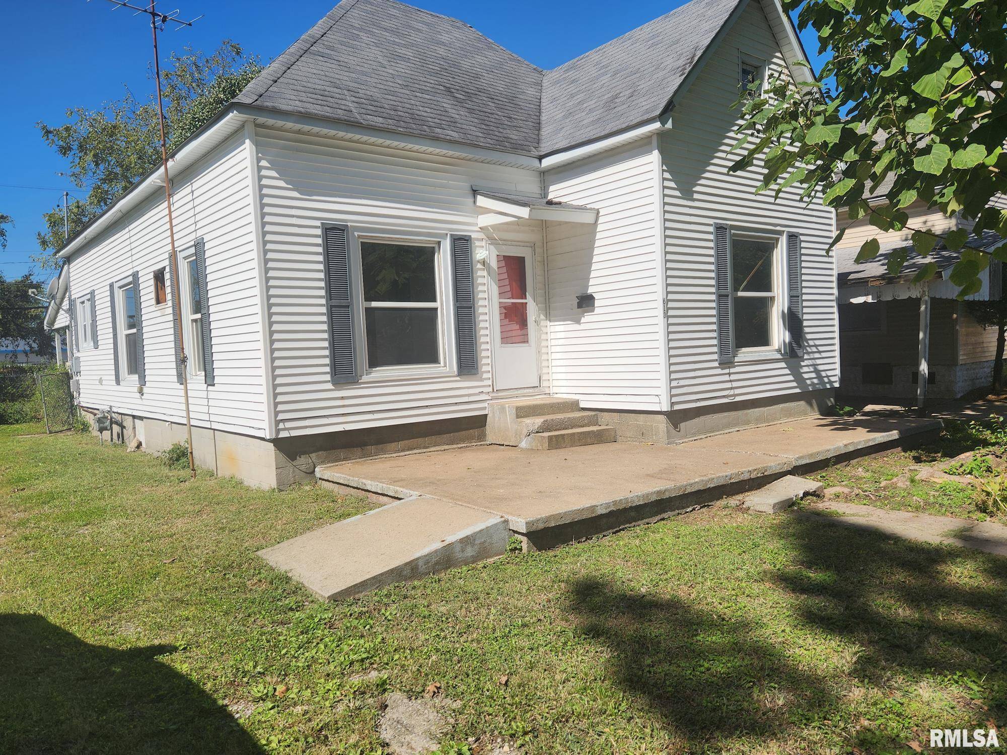 Herrin, IL 62948,613 N 14TH ST