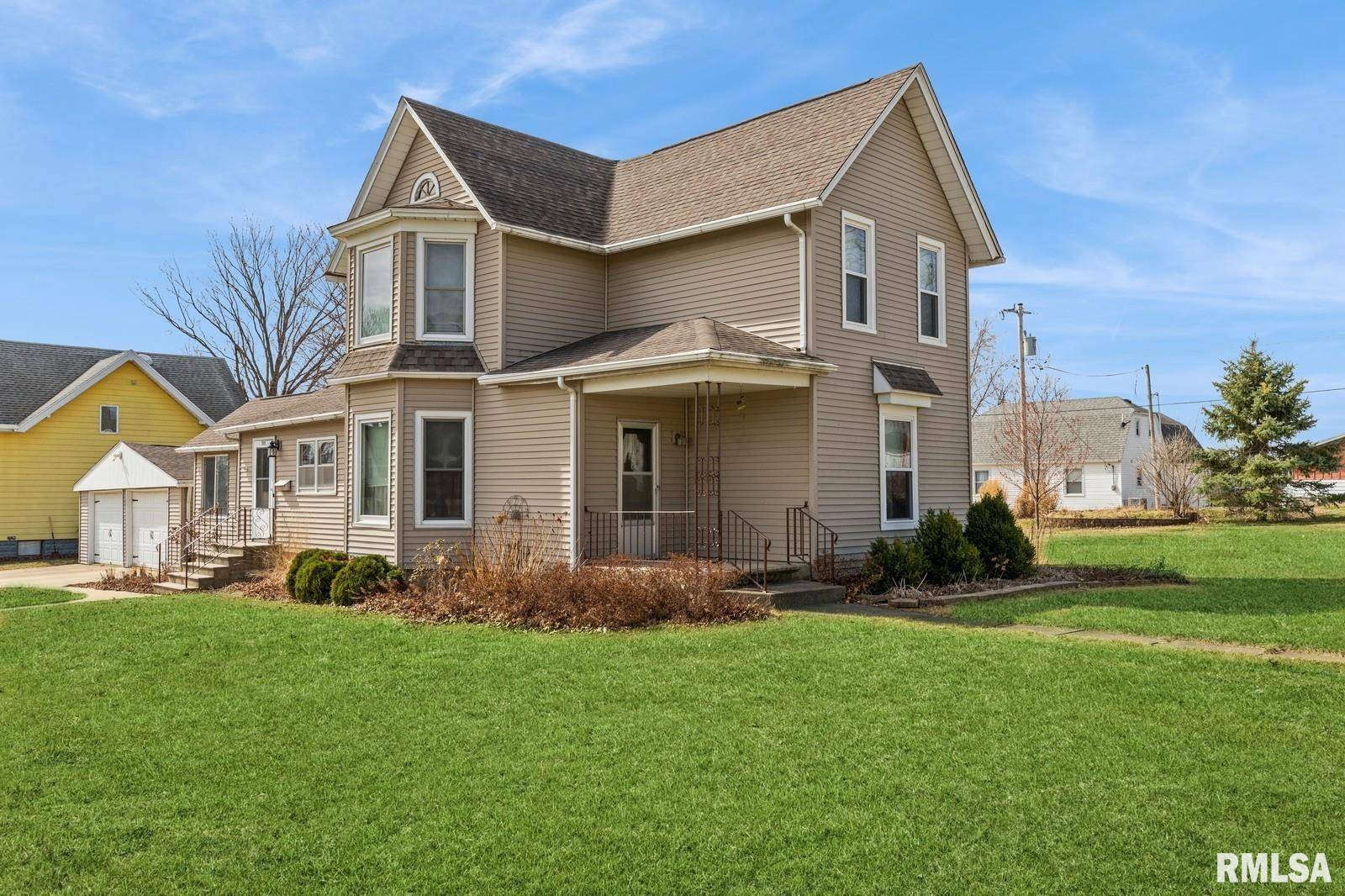 Lowden, IA 52255,705 HALL AVE