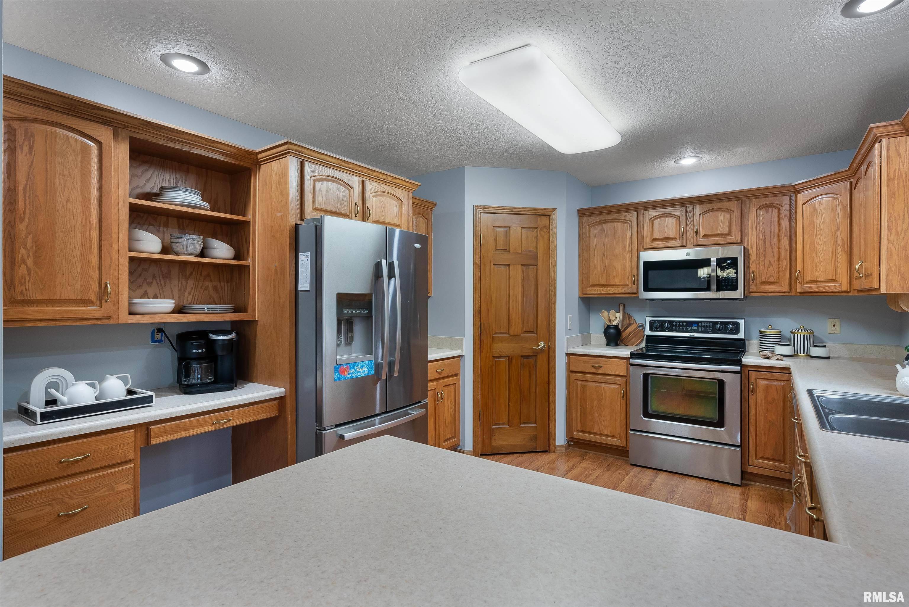 Bettendorf, IA 52722,2076 ASHFORD RD