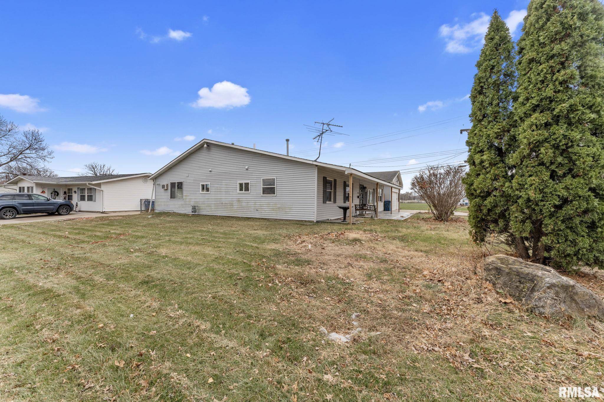 East Moline, IL 61244,3804 10TH ST