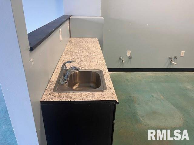 Bettendorf, IA 52722-3251,2323 & 2325 CUMBERLAND SQ