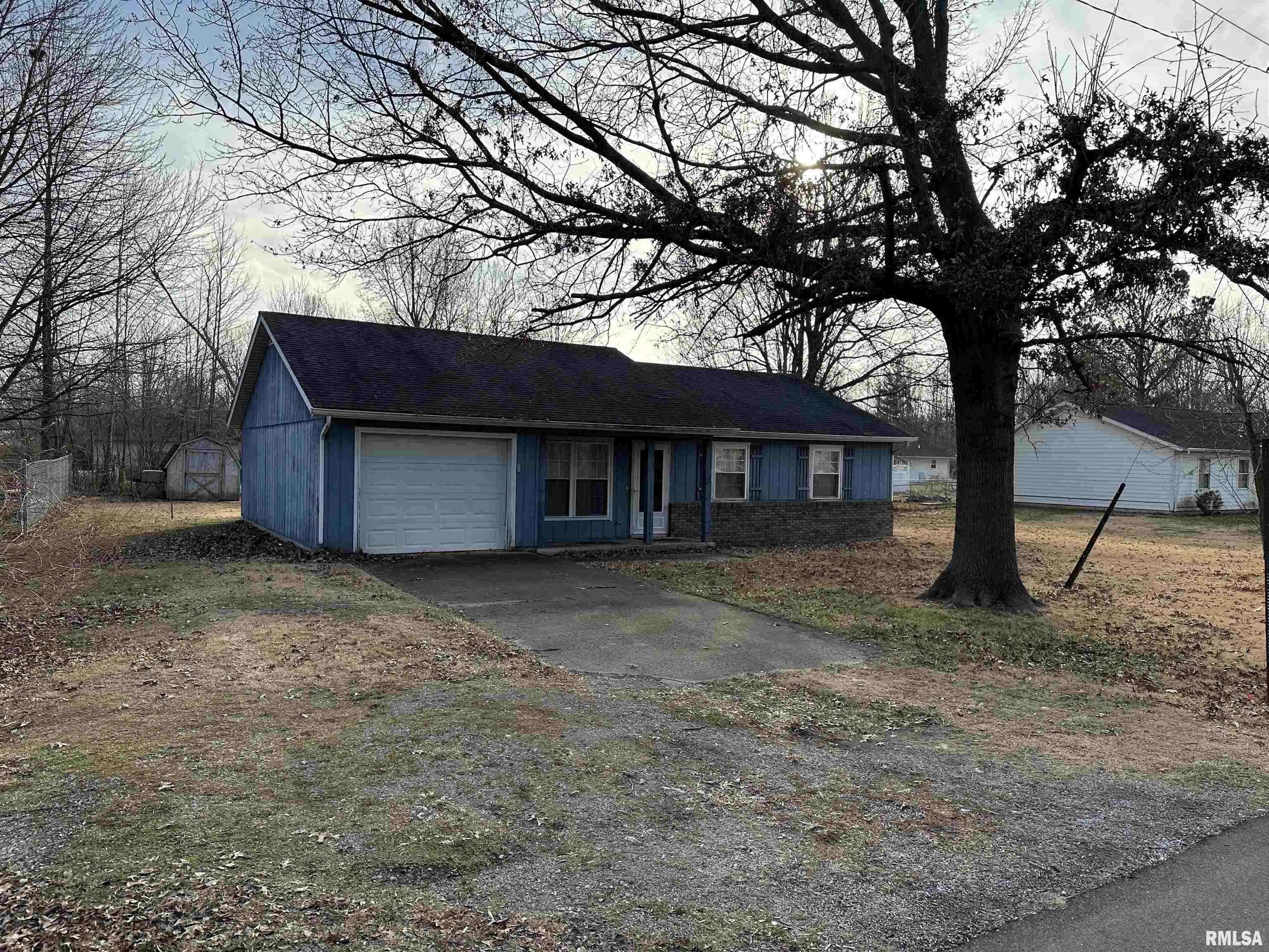 Marion, IL 62959,1607 E Pickett LN