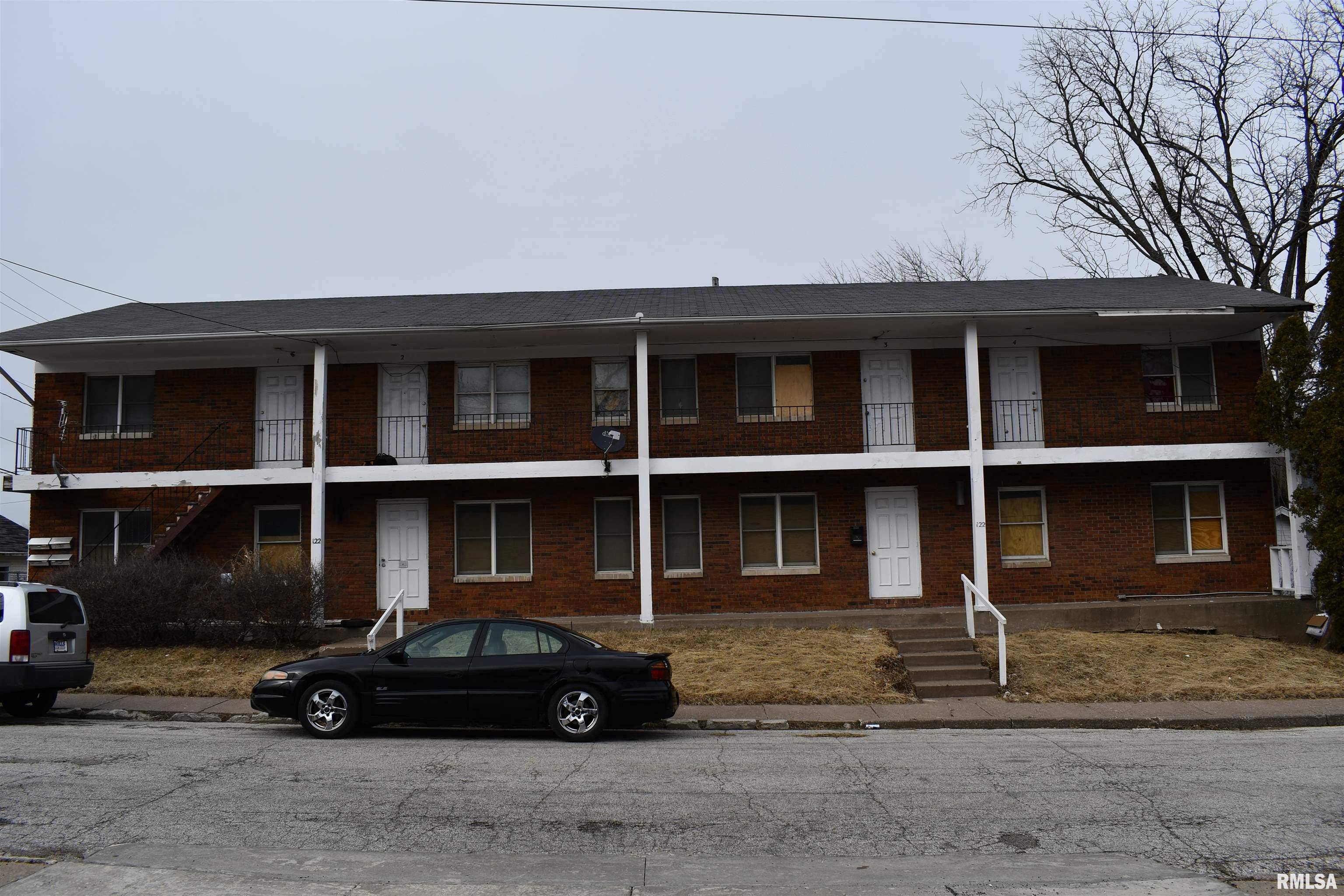 Davenport, IA 52803,122 E 17TH ST