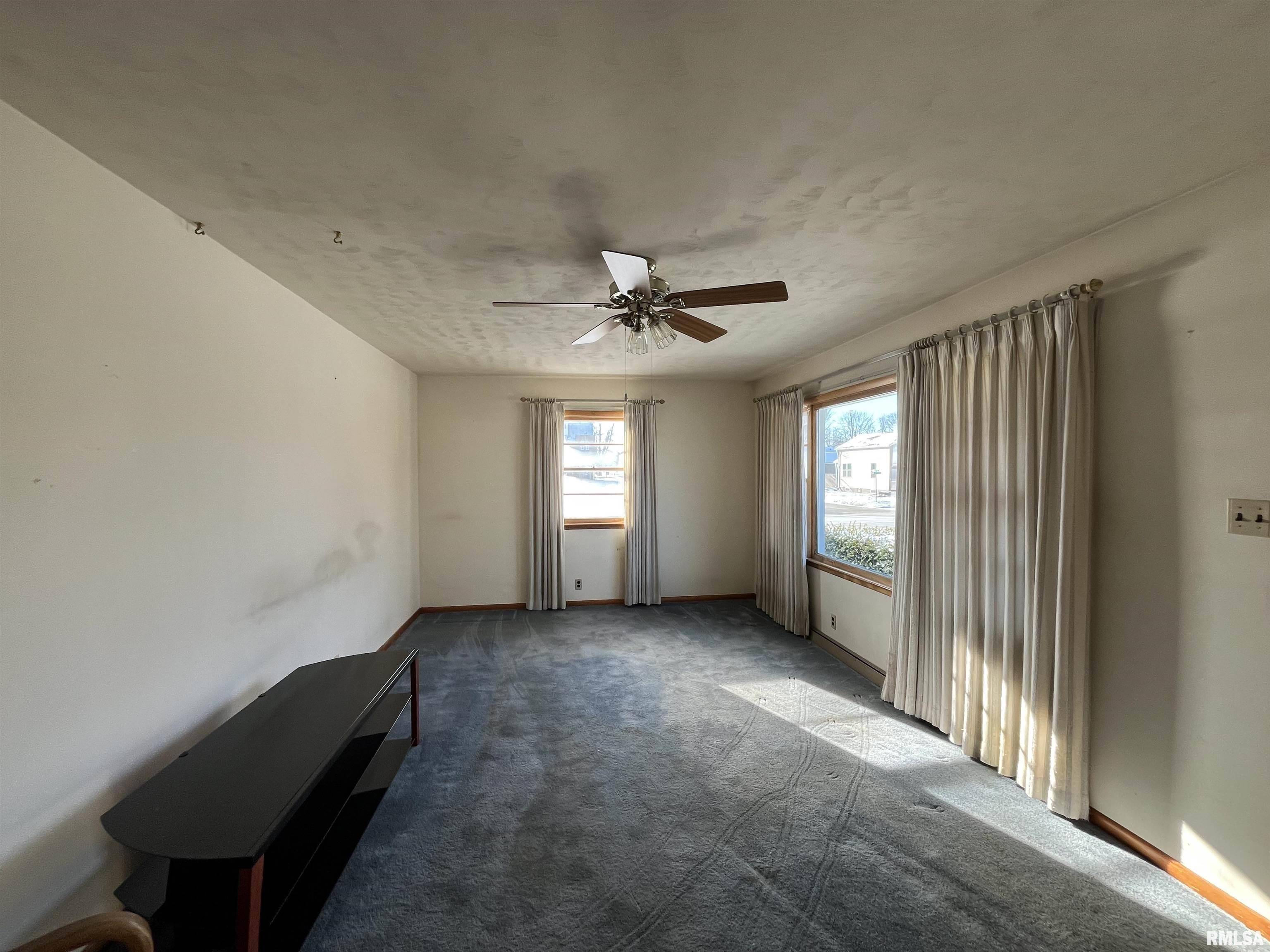 Fulton, IL 61252,801 14TH AVE