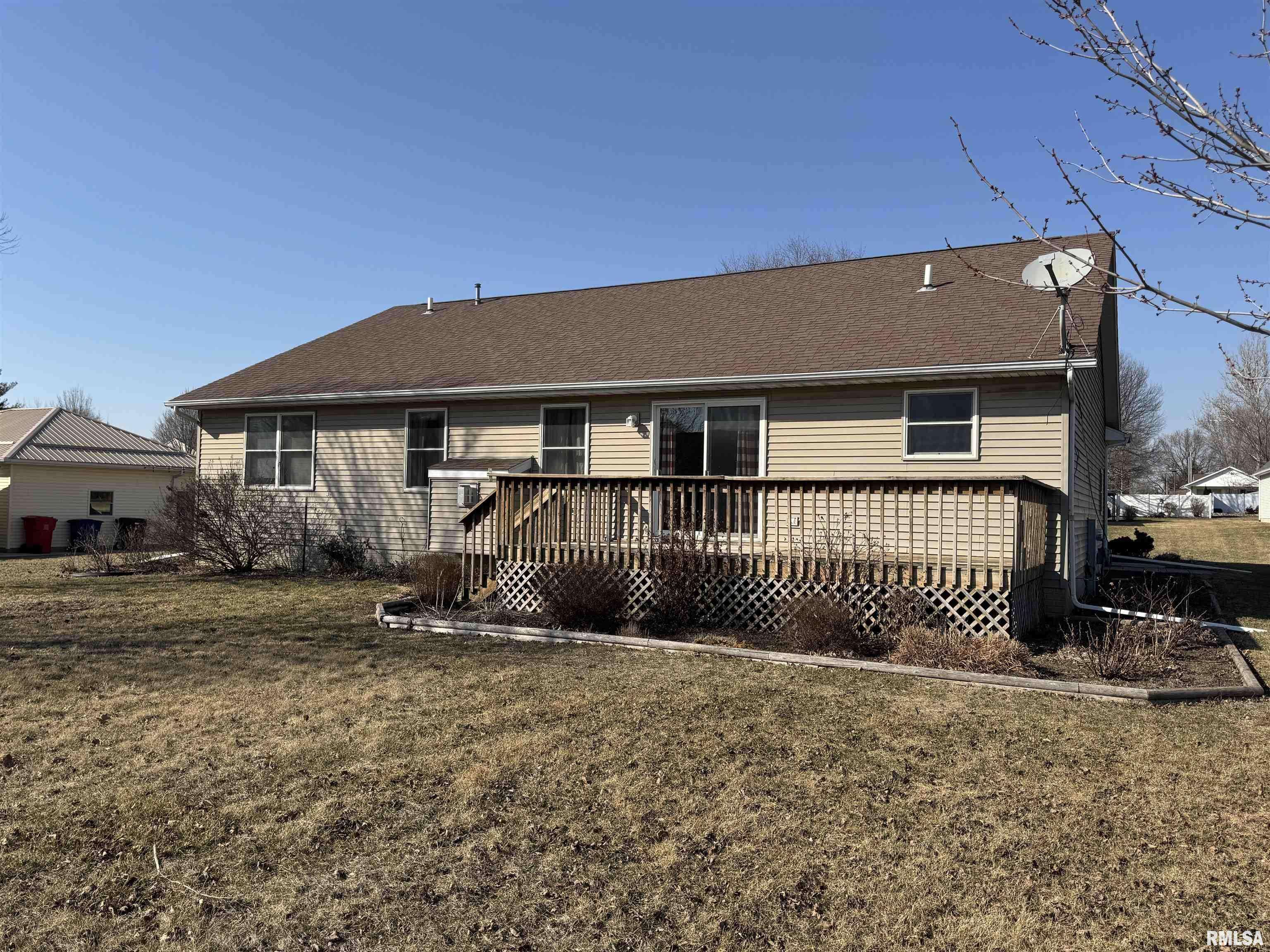 Cambridge, IL 61238,204 MAPLE ST