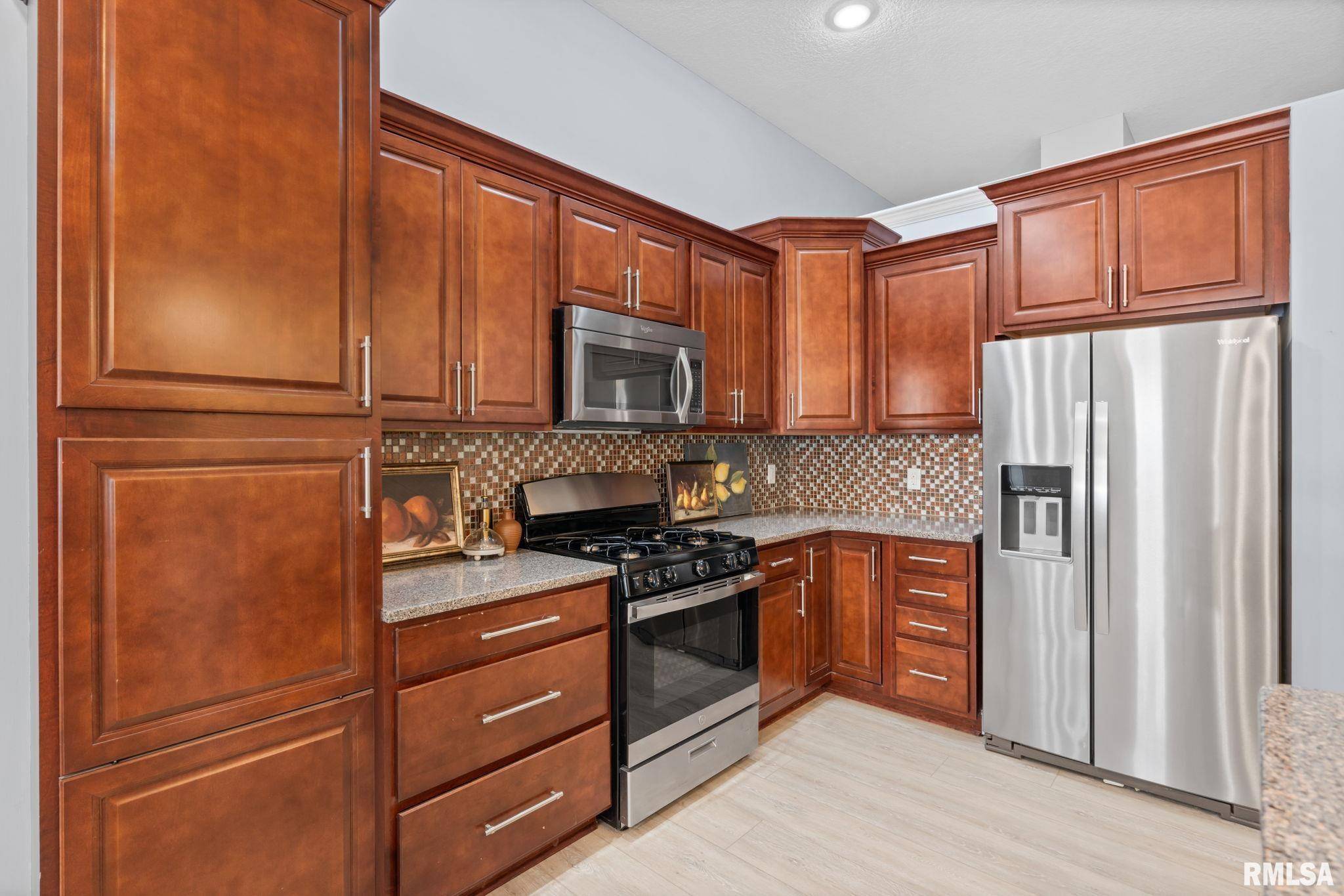 Milan, IL 61264,3406 SHADOW WOOD CT