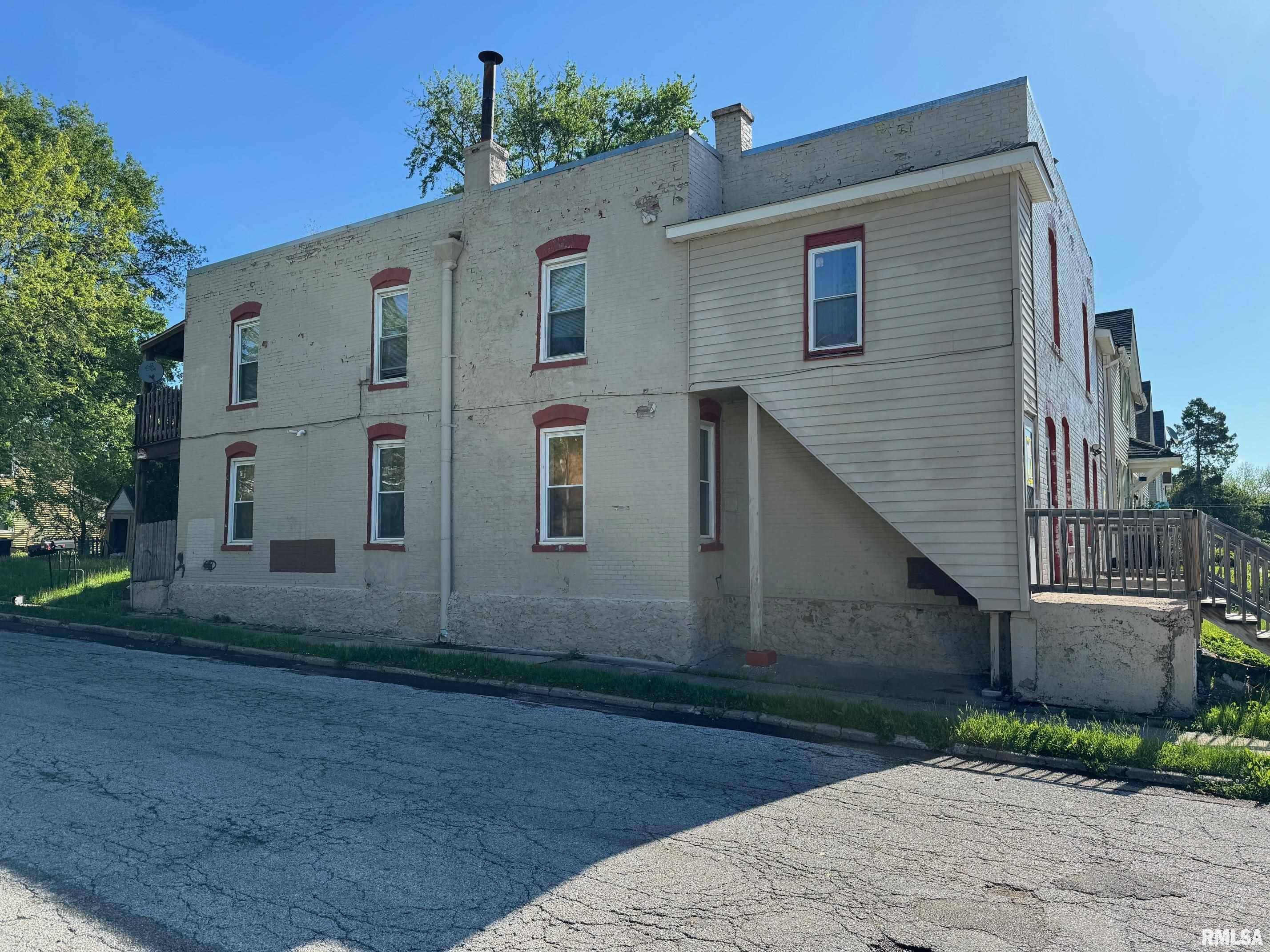 Davenport, IA 52802,2024 W 6TH ST