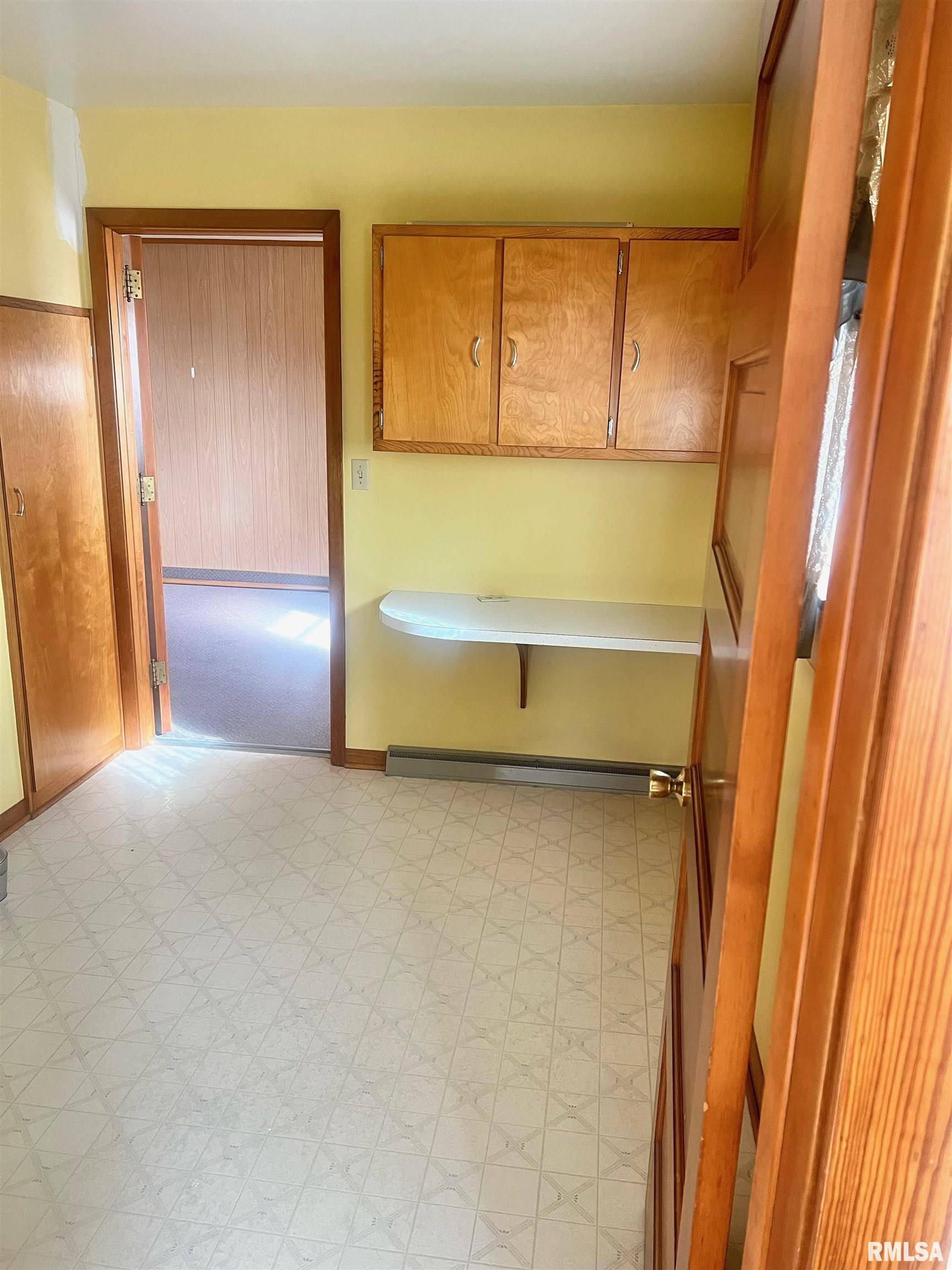 Calamus, IA 52729,102 Creek RD