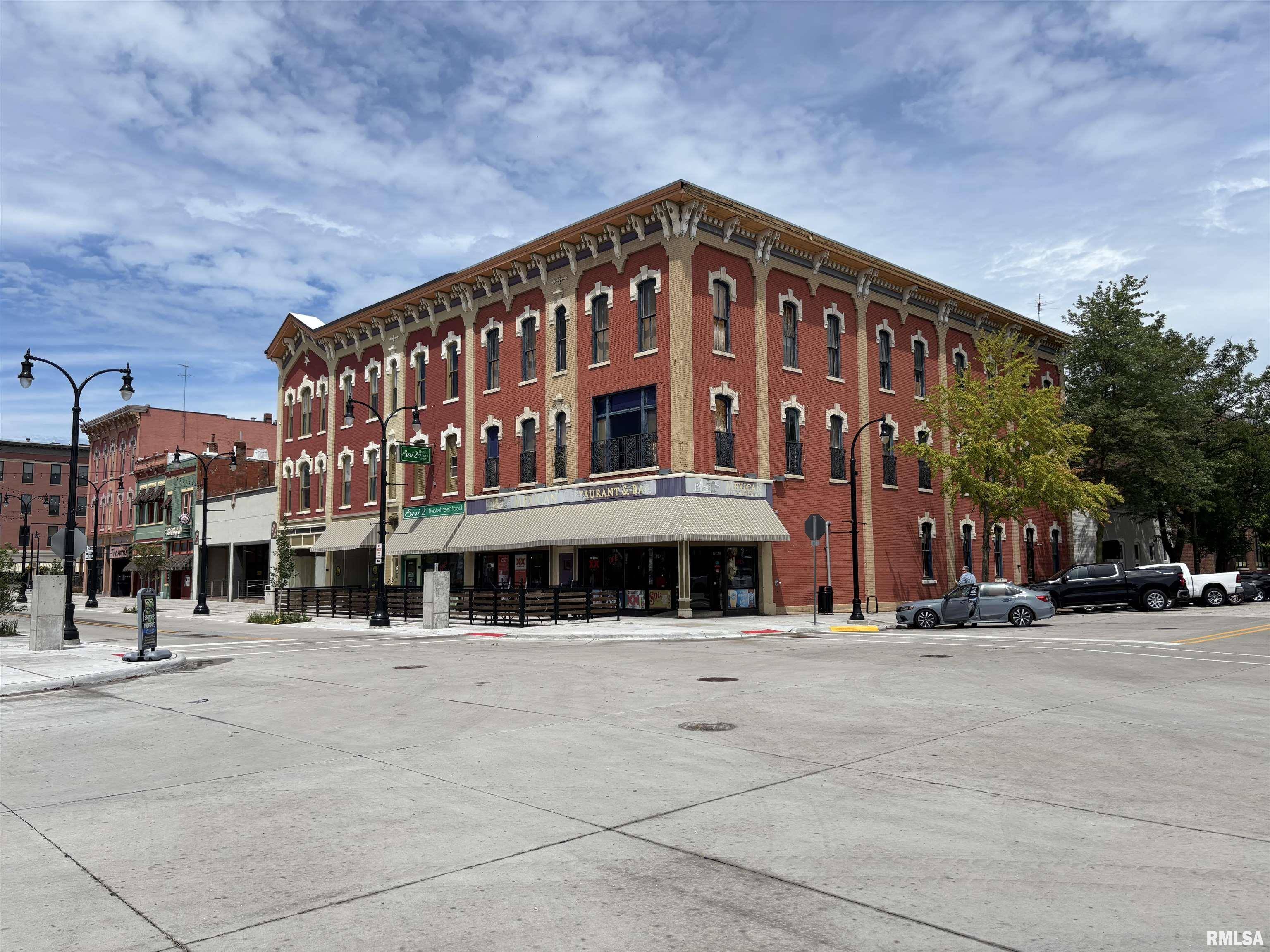 Rock Island, IL 61201,1821-1829 2ND AVE