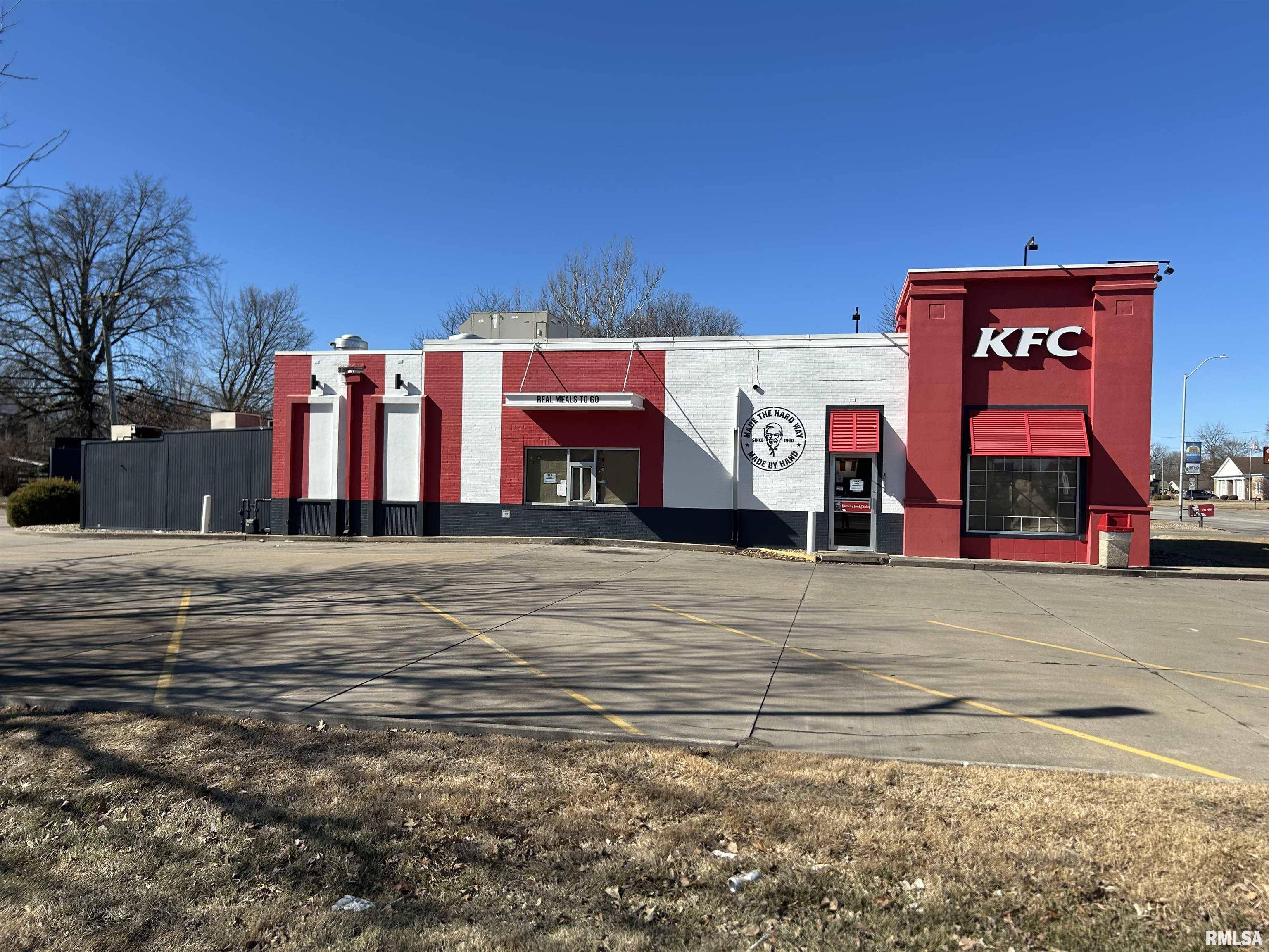 Macomb, IL 61455,615 E JACKSON ST