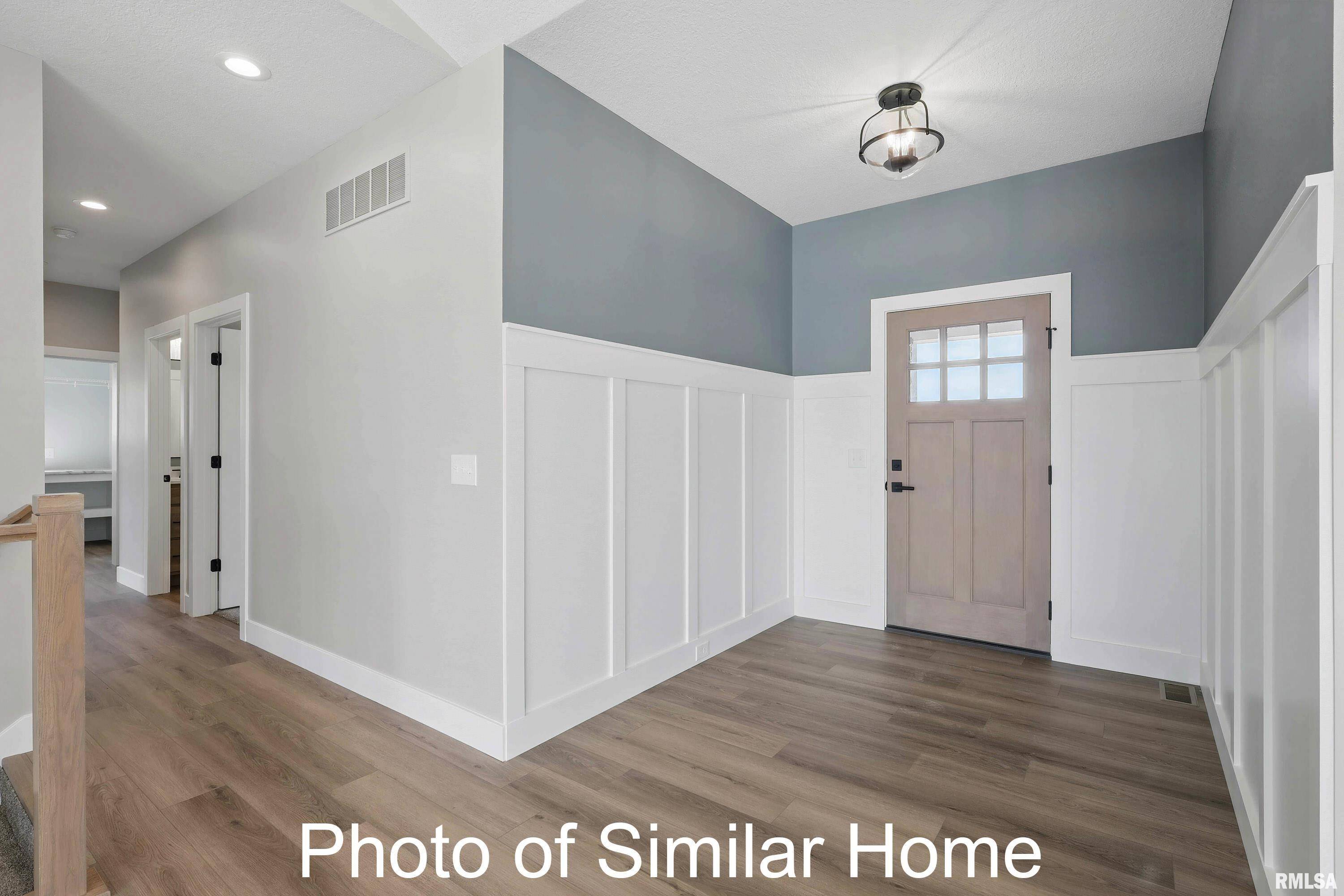 Bettendorf, IA 52722,7116 SPRING CREEK DR