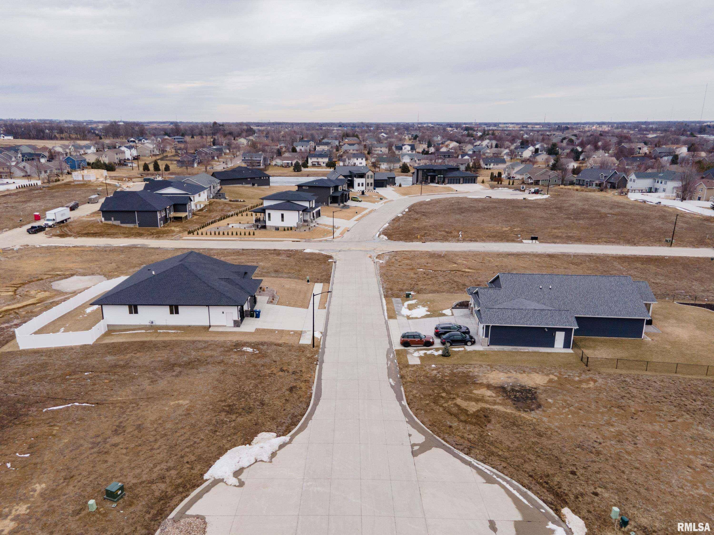 Davenport, IA 52807,5810 INDIGO AVE