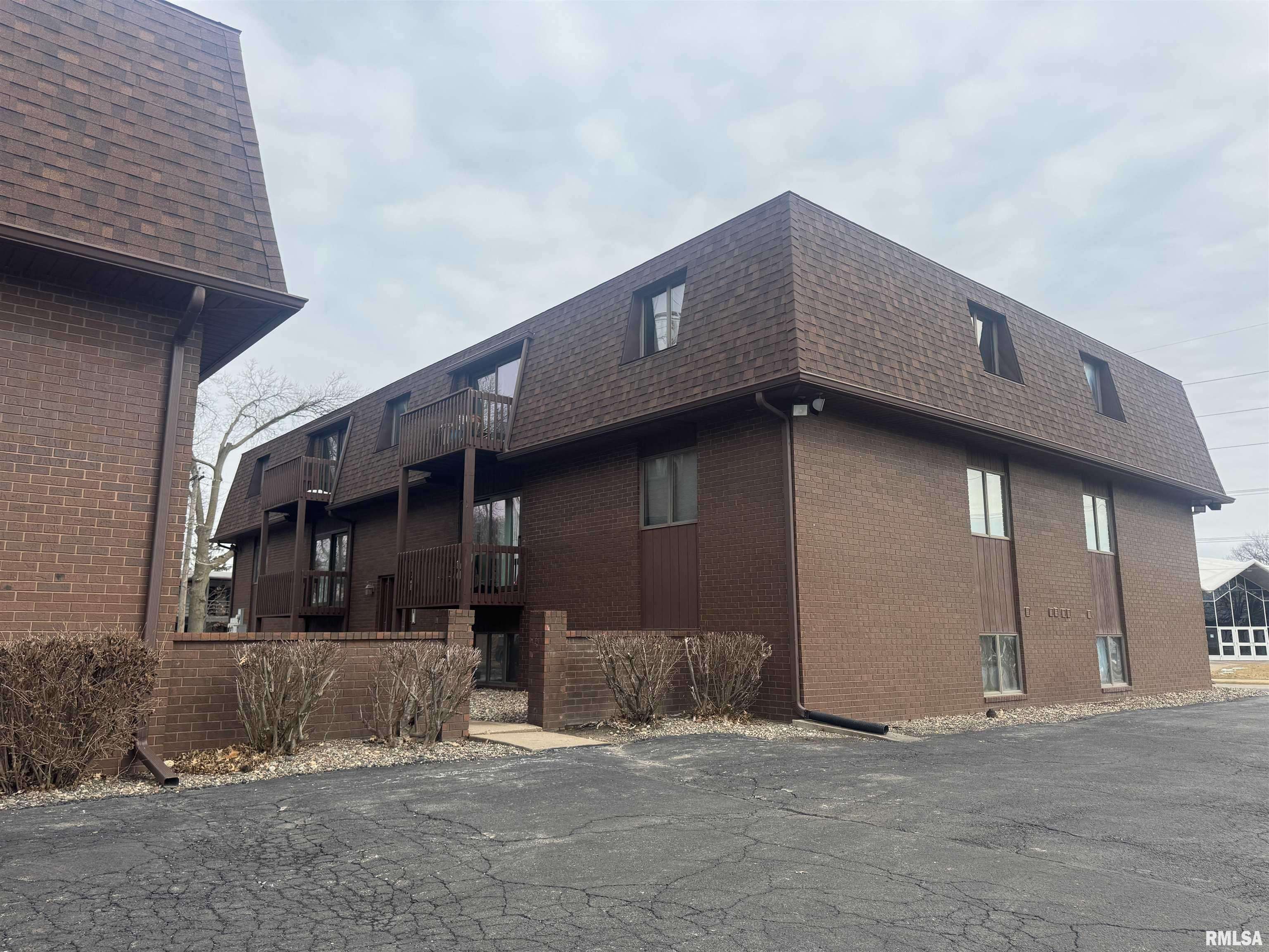 Rock Island, IL 61201,2323 31ST AVE