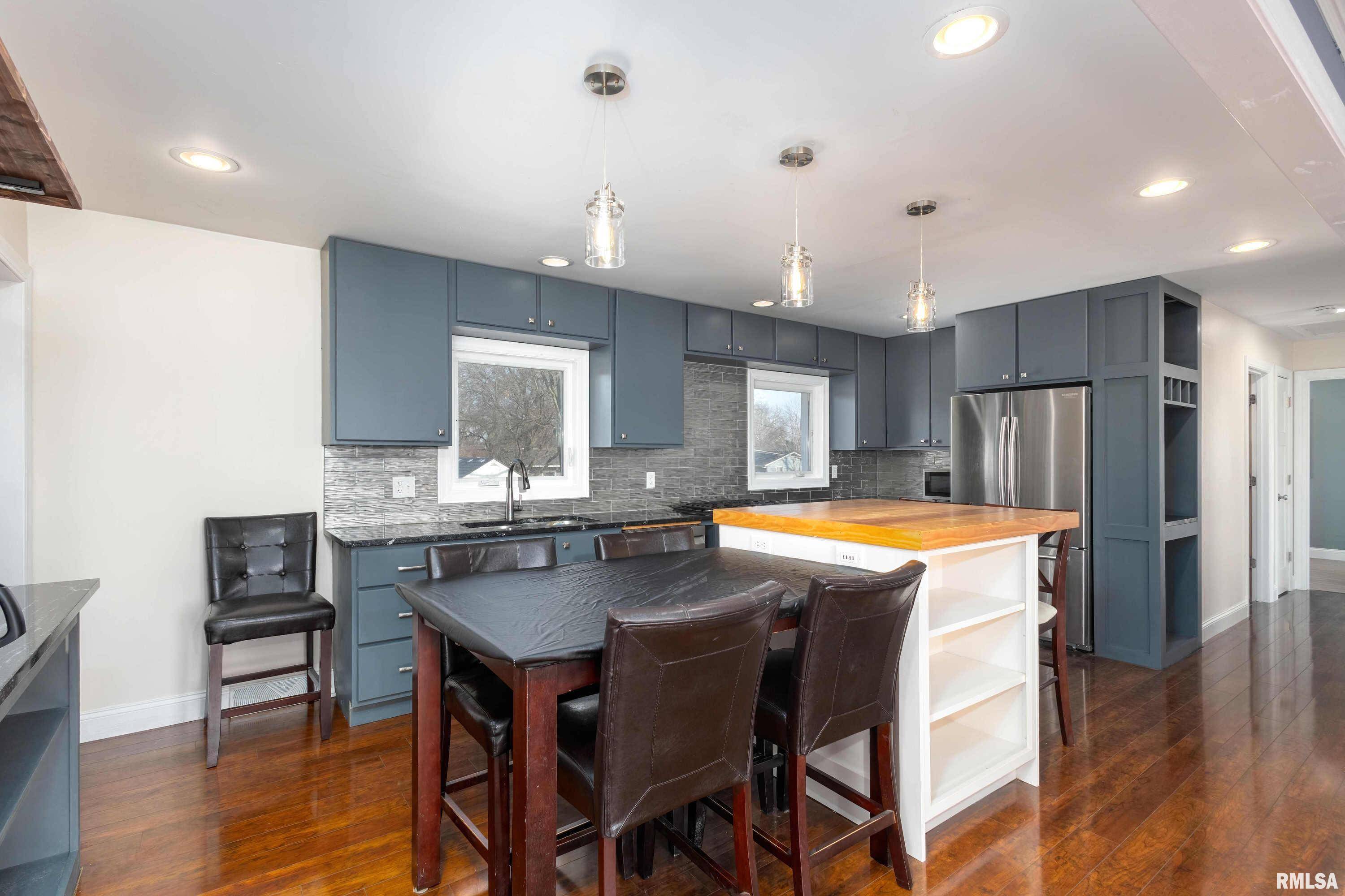 Bettendorf, IA 52722,2925 OLYMPIA DR