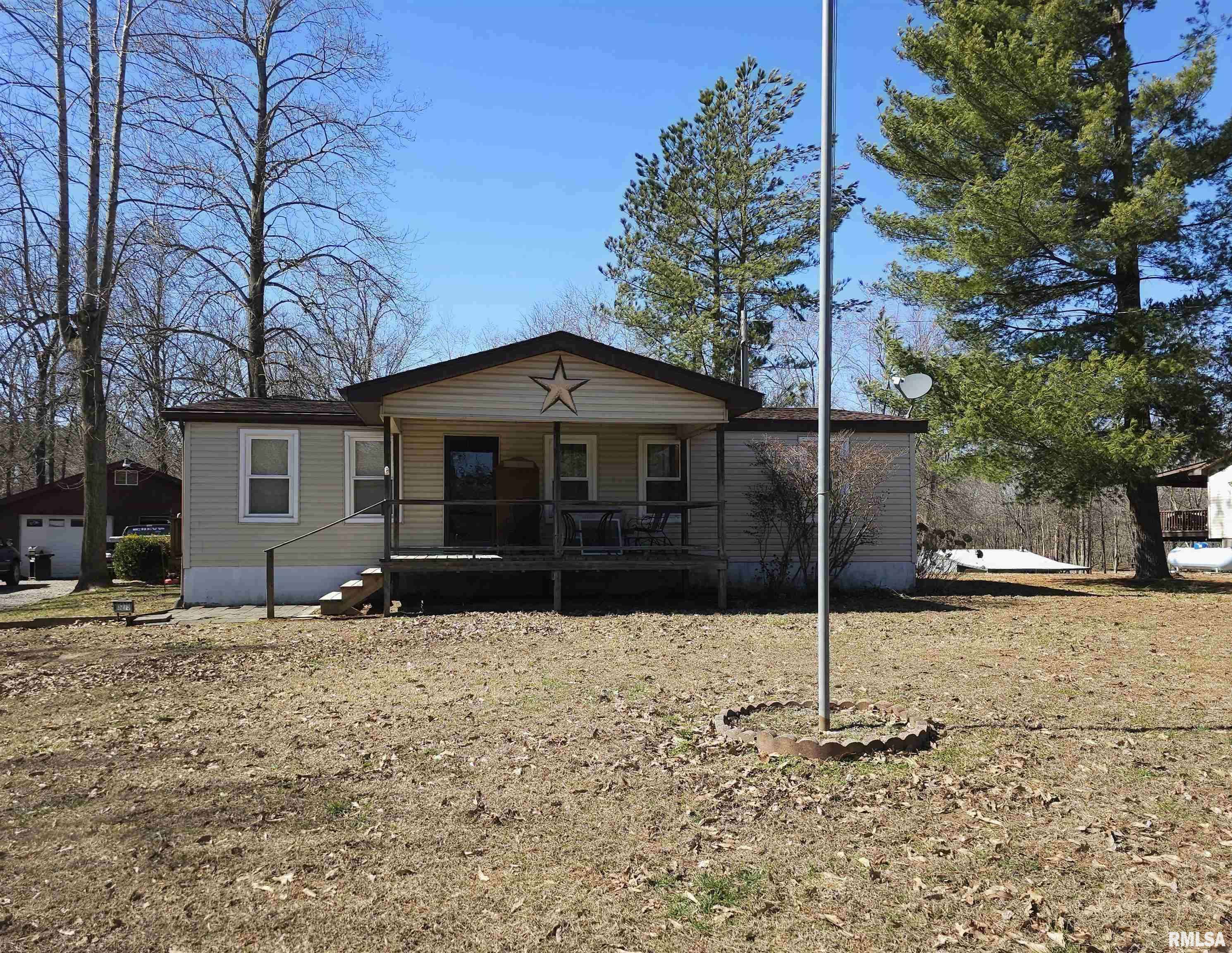 Johnston City, IL 62951,15275 Harris School RD