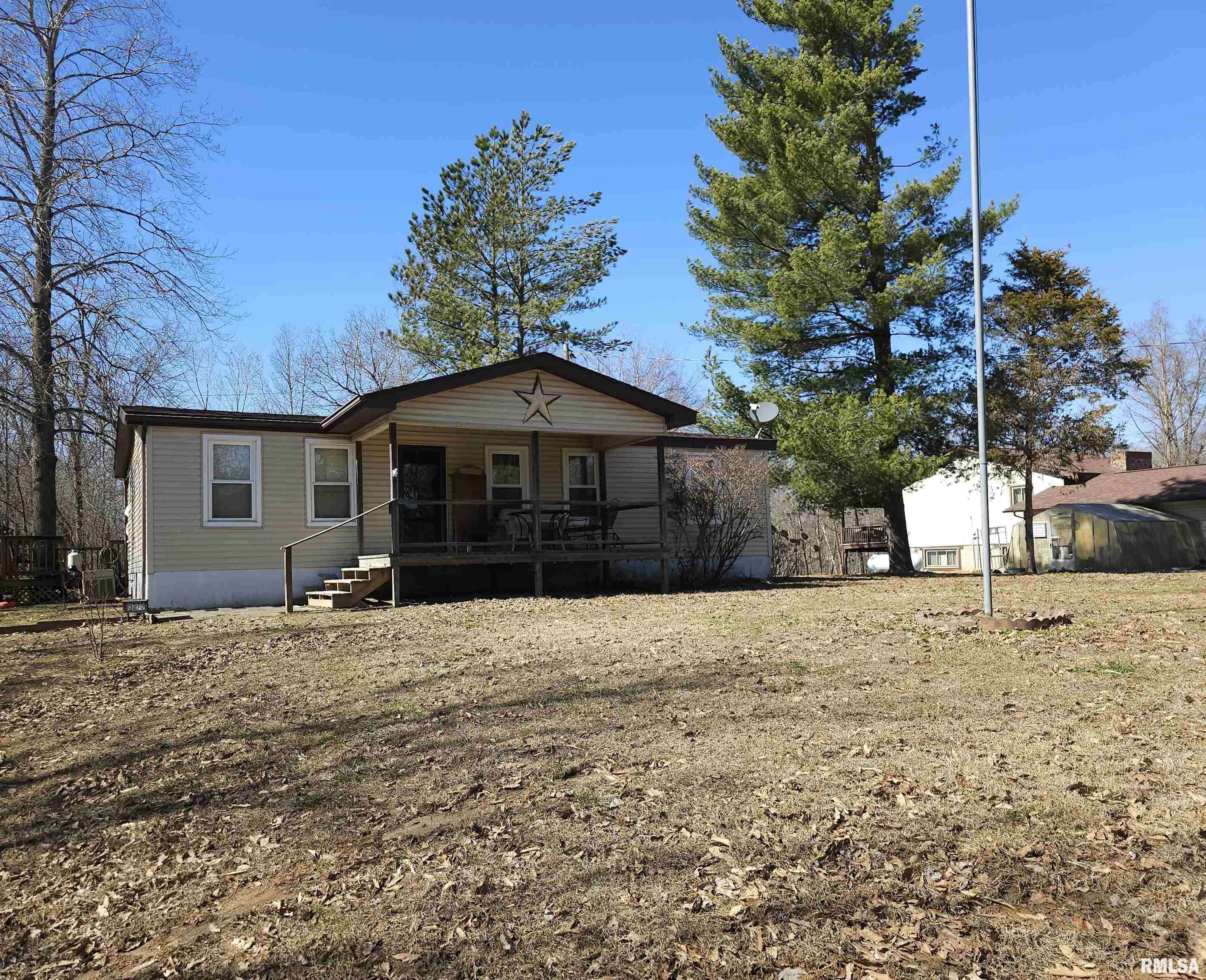 Johnston City, IL 62951,15275 Harris School RD