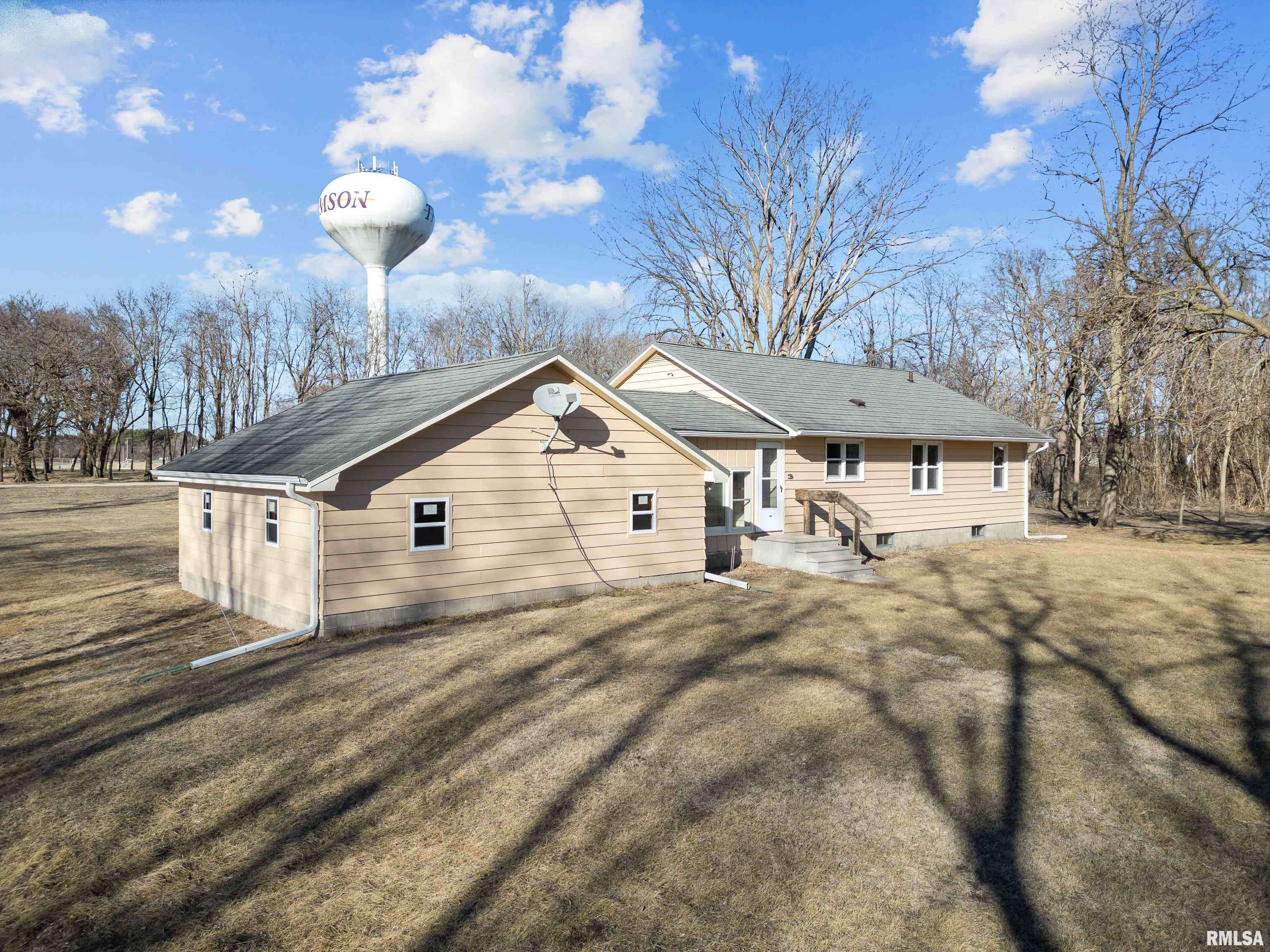 Thomson, IL 61285,10290 ONE MILE RD