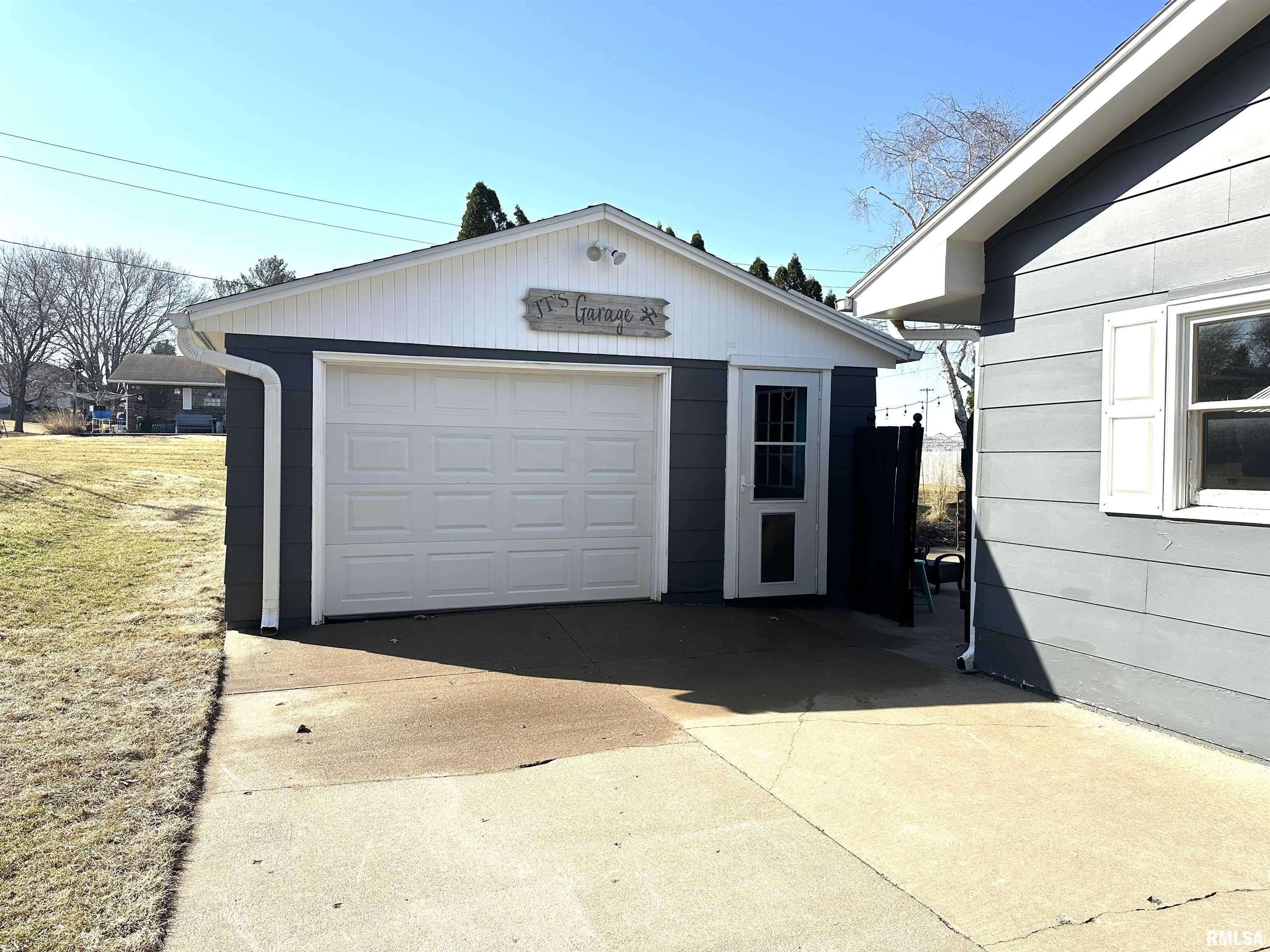 Preston, IA 52069,241 W SCHOOL ST