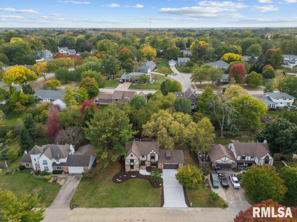 Bettendorf, IA 52722,5094 NORWOOD DR