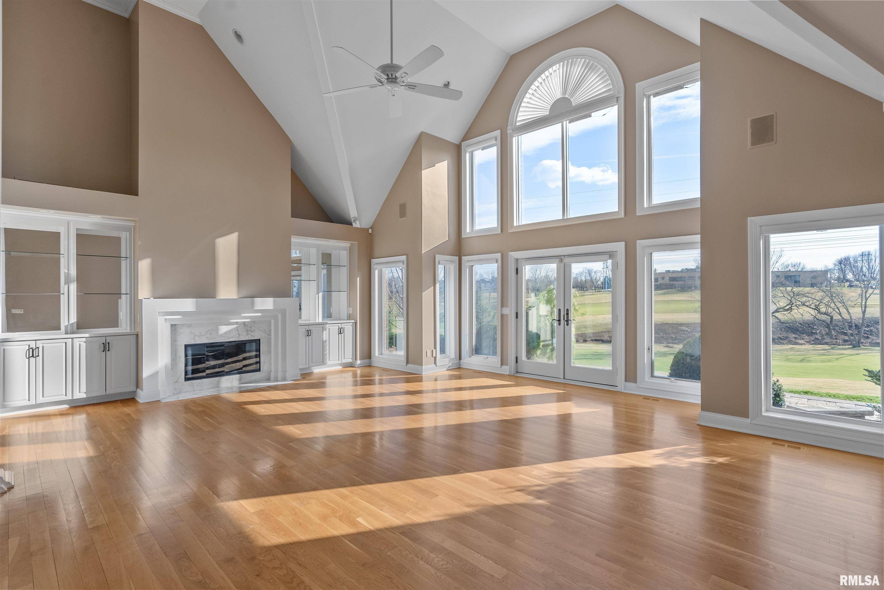 Bettendorf, IA 52722,6202 CROW VALLEY DR
