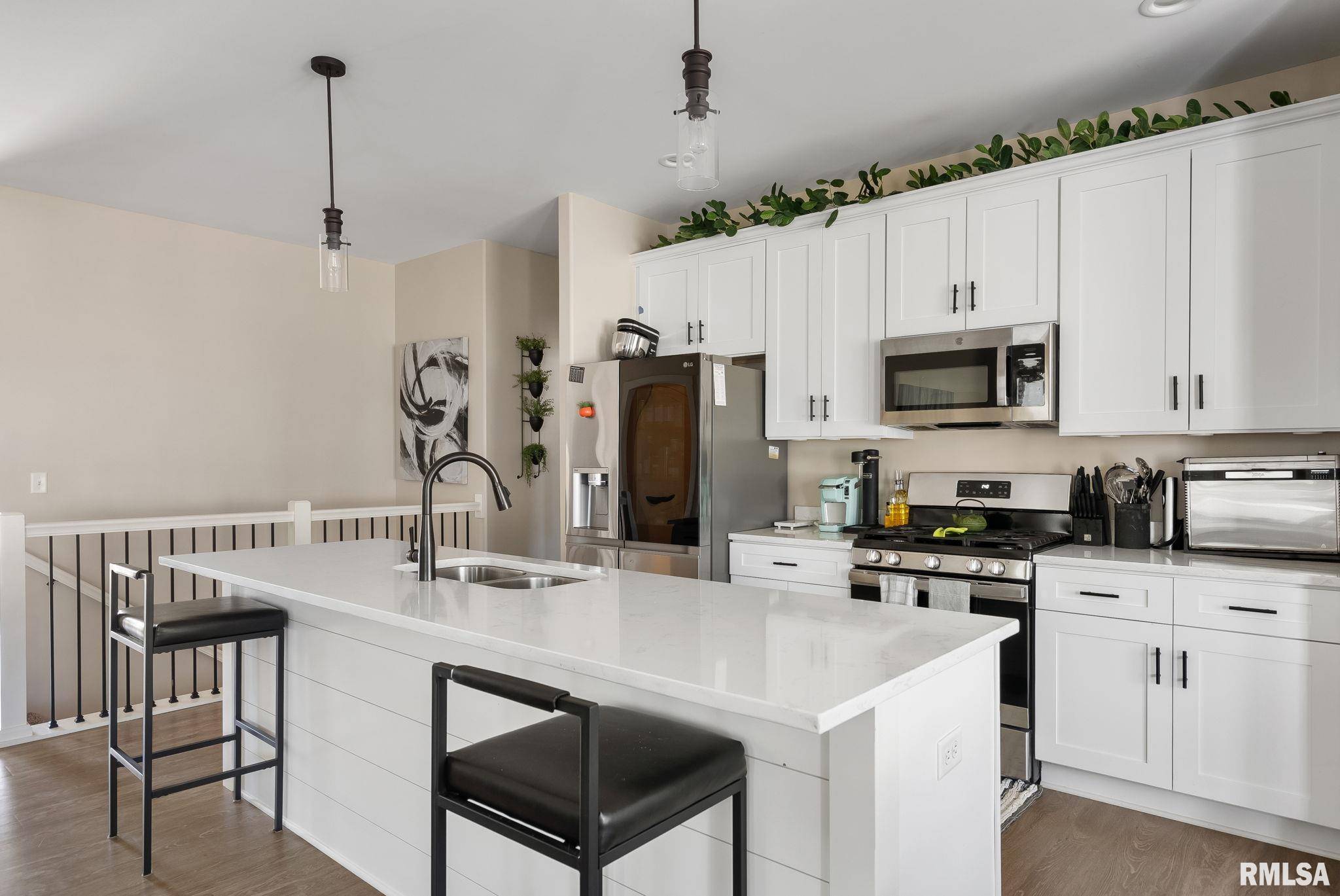 Bettendorf, IA 52722,3072 CHARISSA'S PL