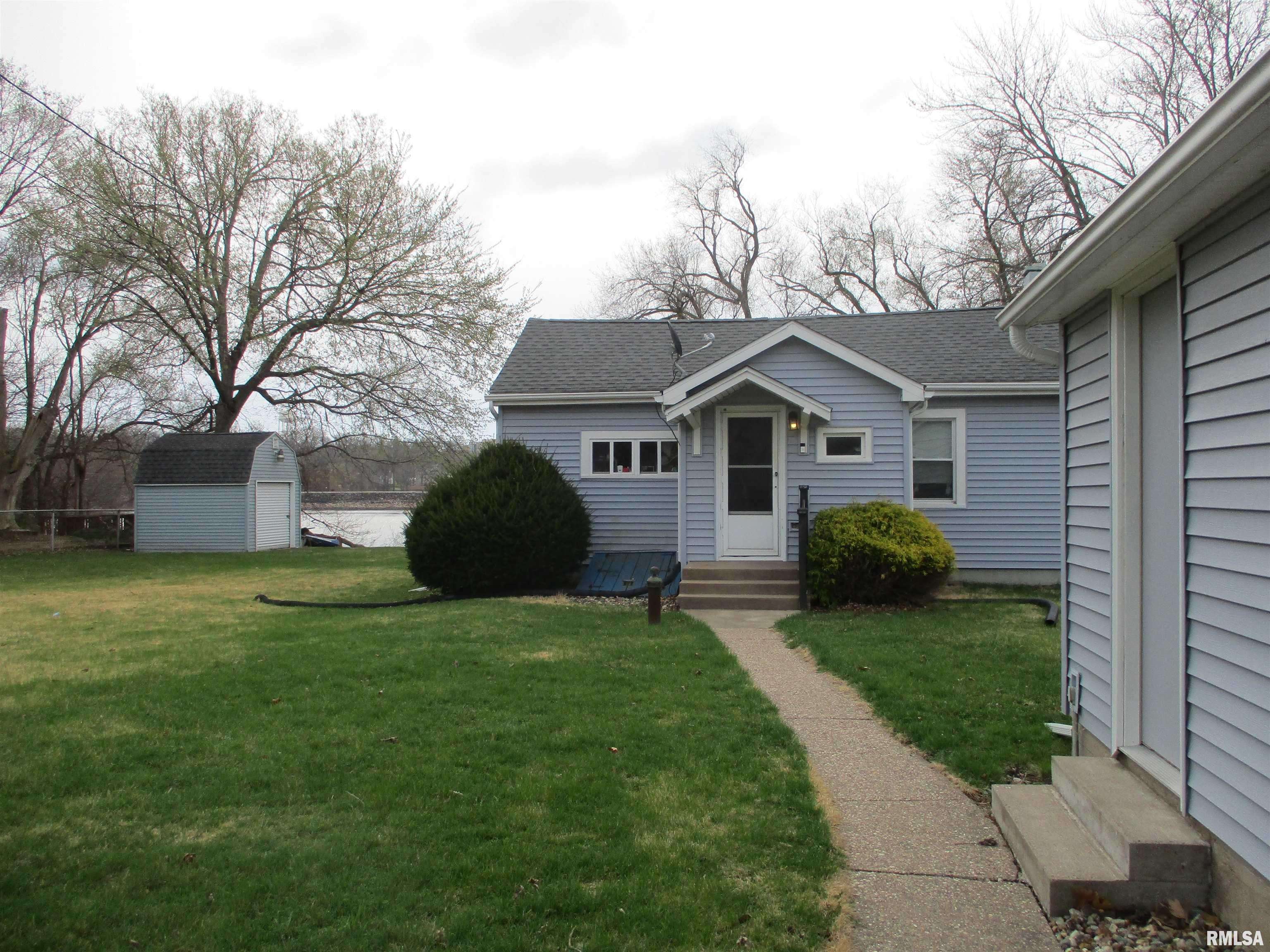 East Moline, IL 61244,530 ISLAND AVE