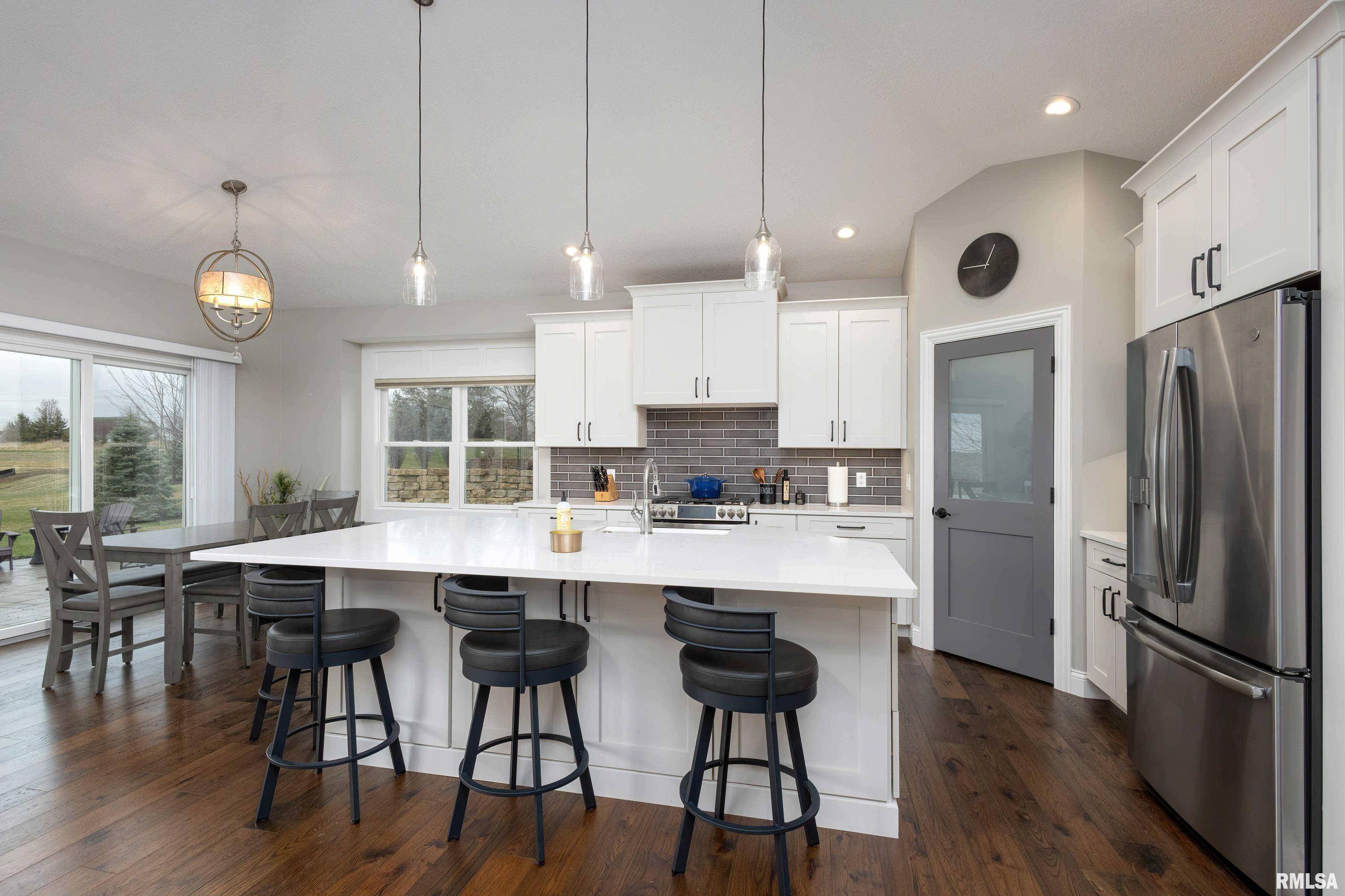 Bettendorf, IA 52722,3474 CROW LAKE DR