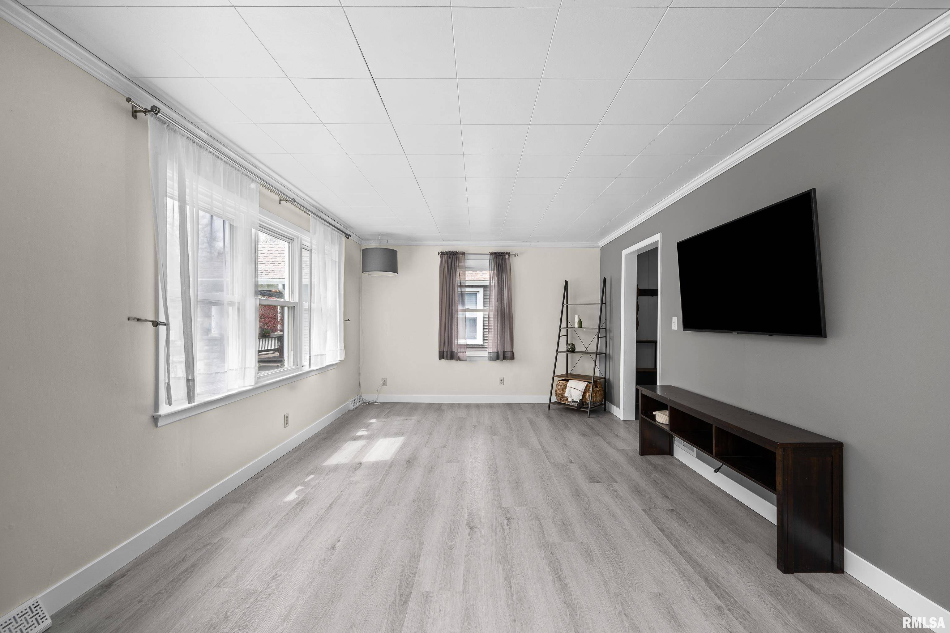 Moline, IL 61265,419 23RD AVE