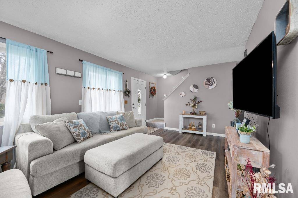 East Moline, IL 61244,4715 11TH ST