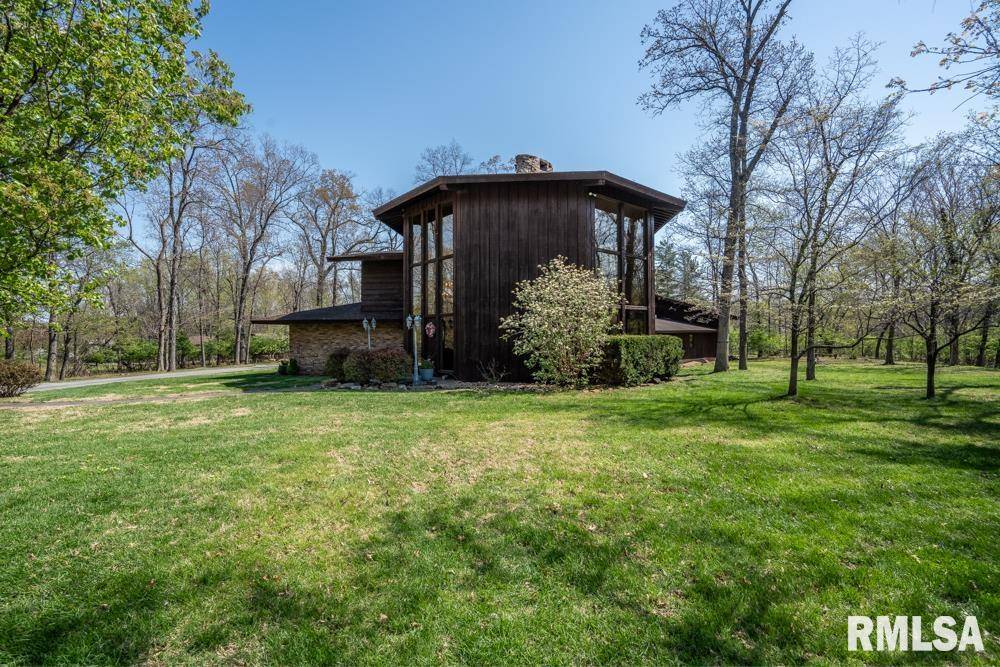 Herrin, IL 62948,509 FOREST DR