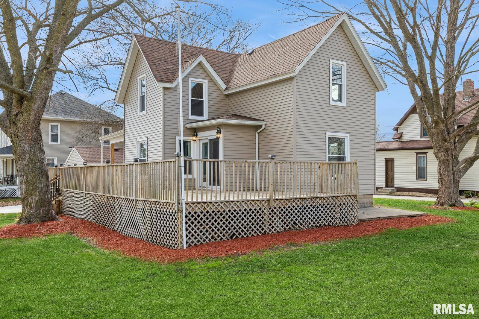De Witt, IA 52742,722 3RD AVE