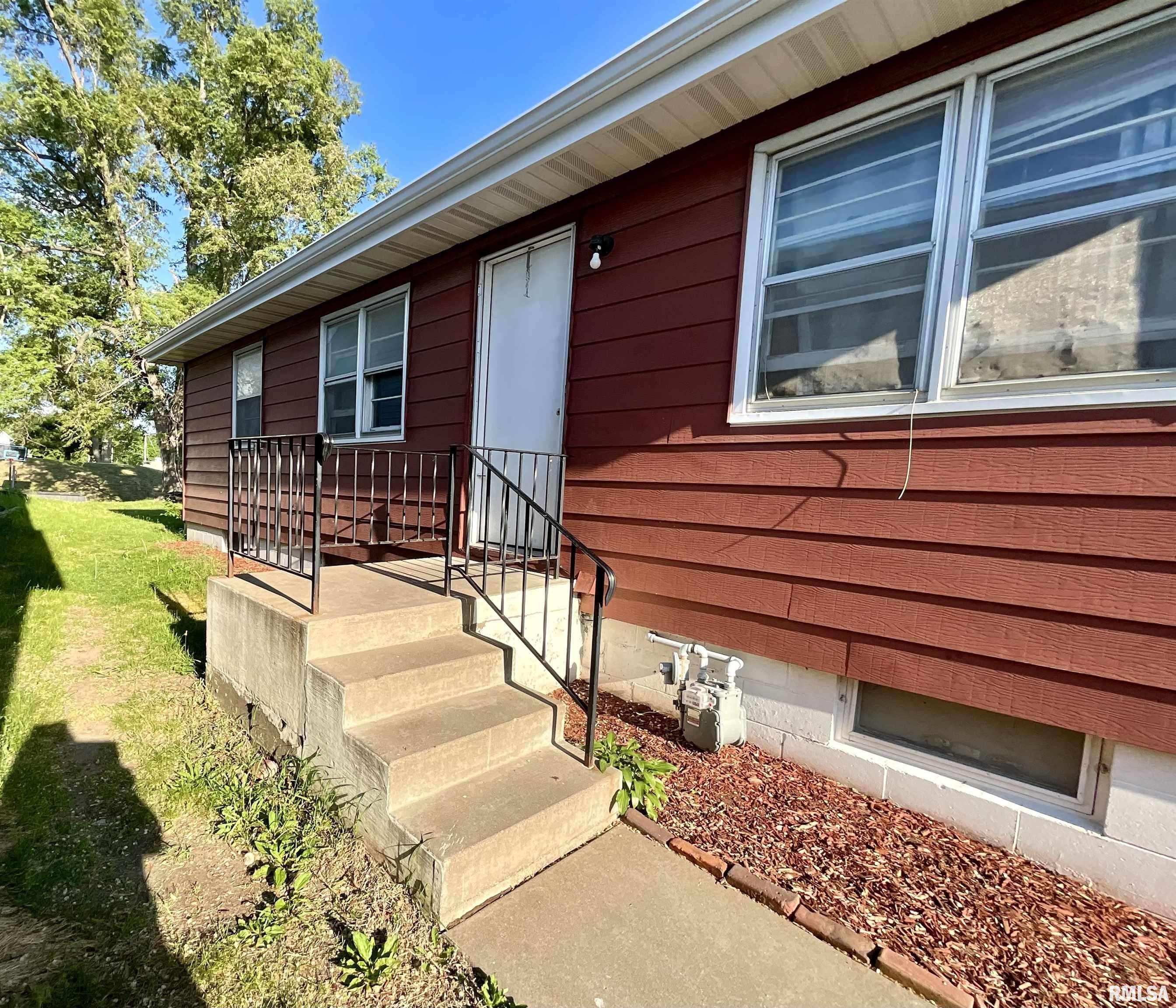 Rock Island, IL 61201,715 31ST AVE