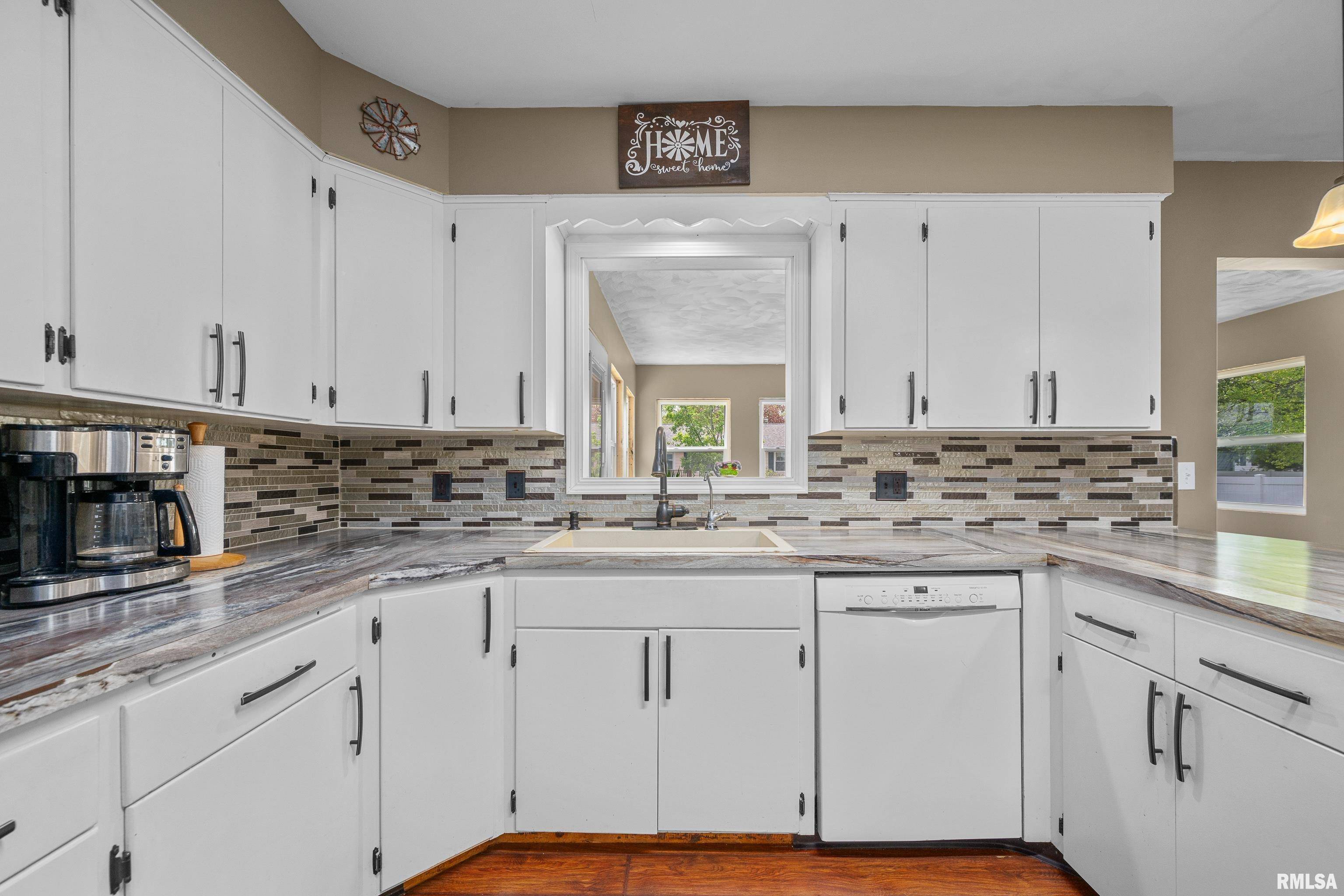 Geneseo, IL 61254,618 E CHESTNUT ST