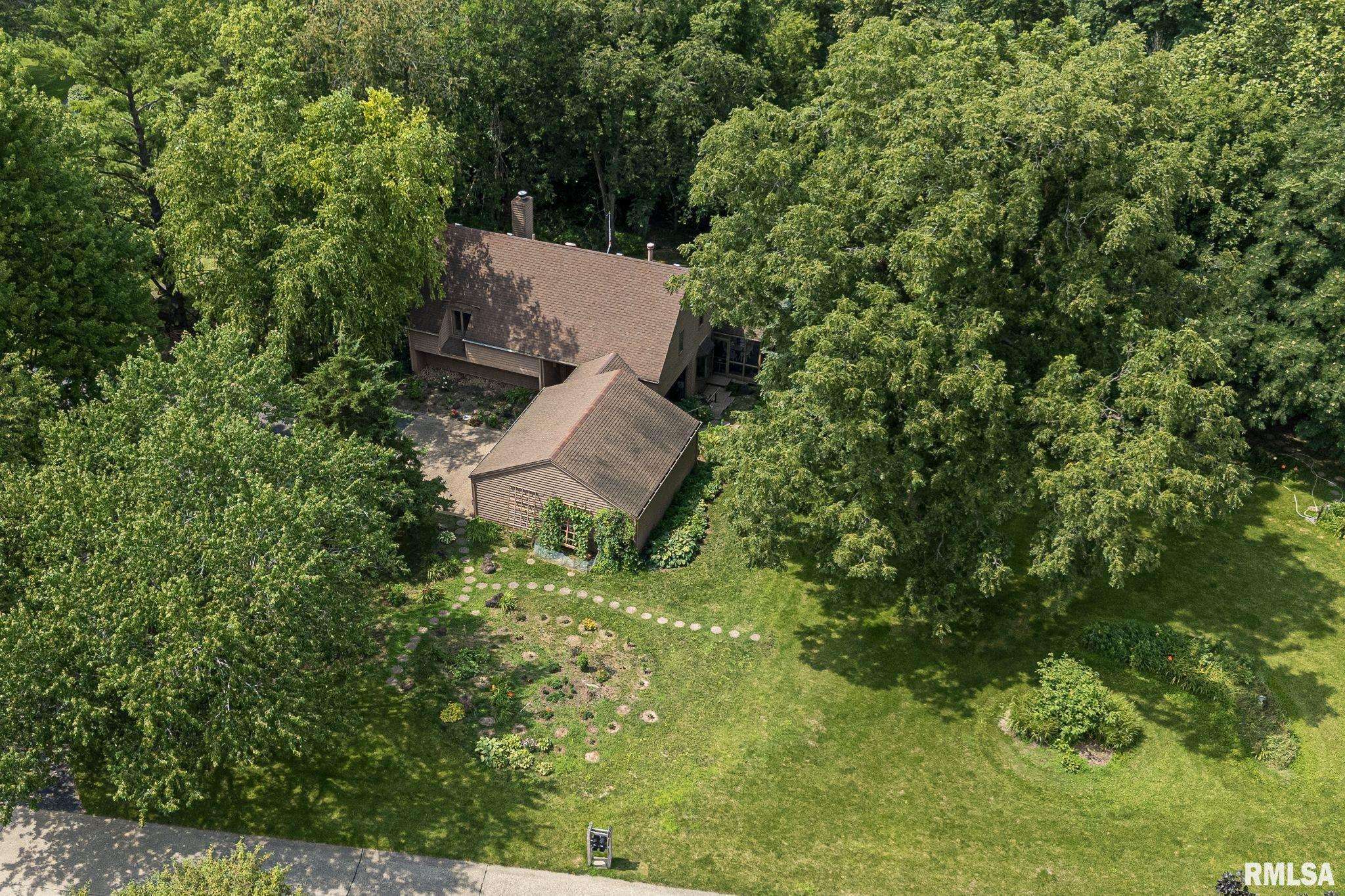 Le Claire, IA 52753,28018 230TH ST