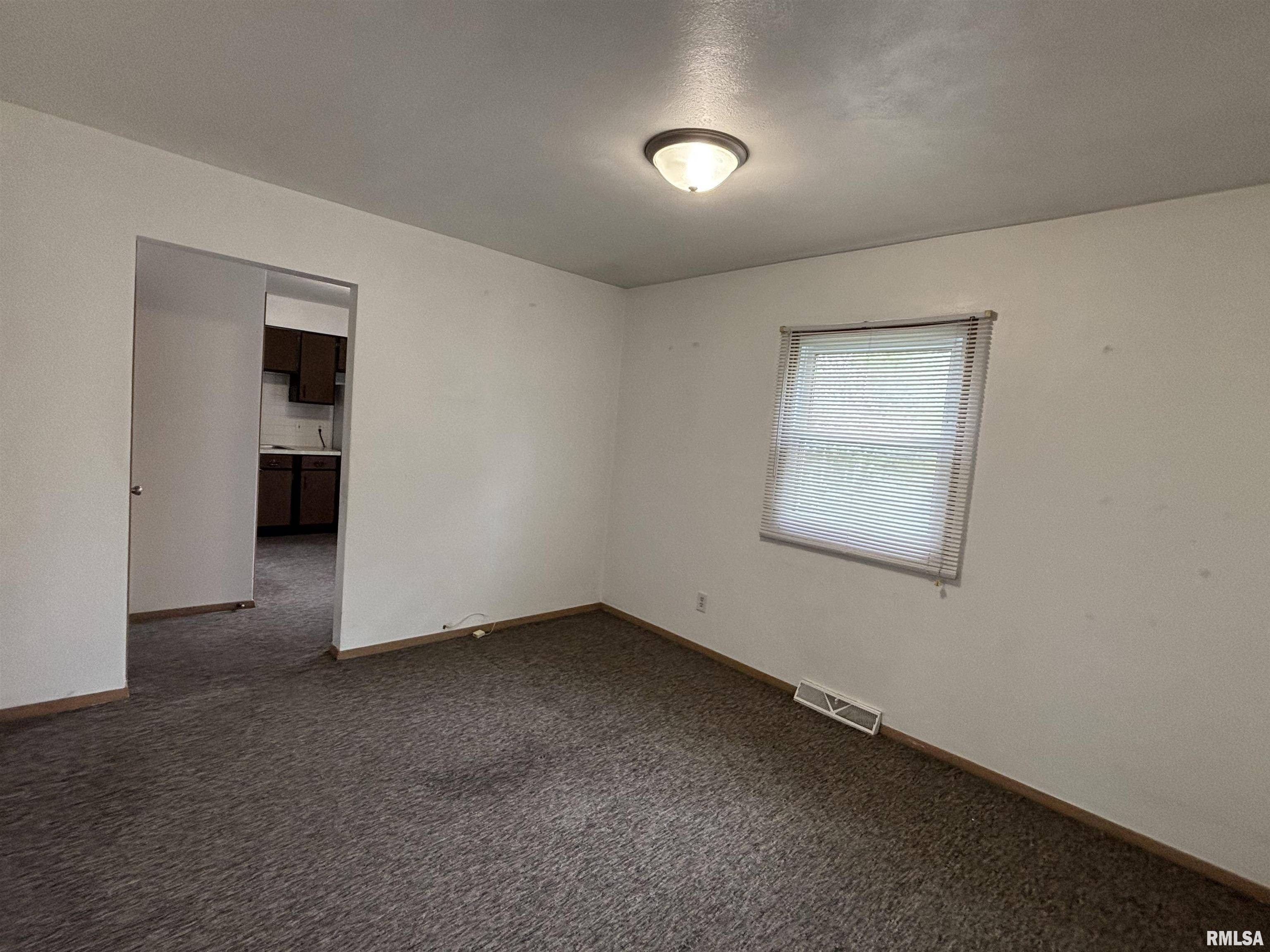 Bettendorf, IA 52722,2030 DEVILS GLEN RD