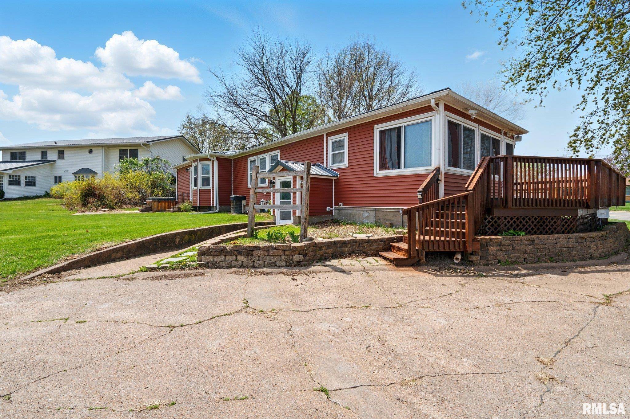 Tipton, IA 52772,1118 CEDAR ST