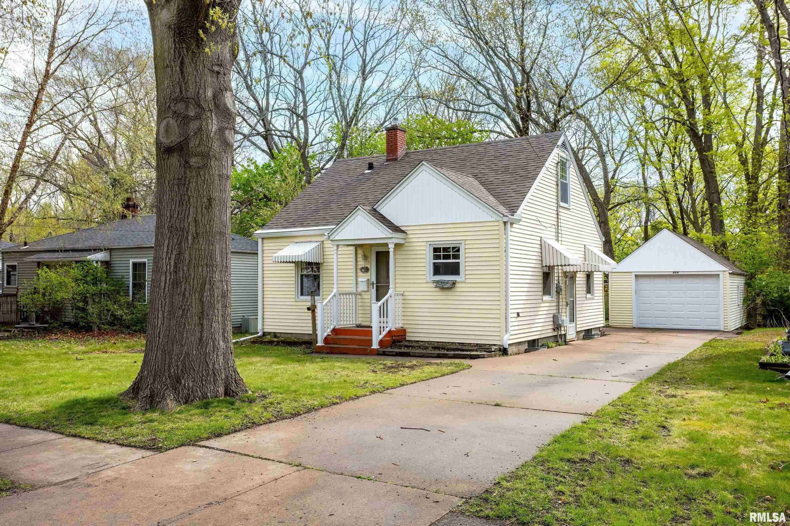 Moline, IL 61265,924 53RD ST