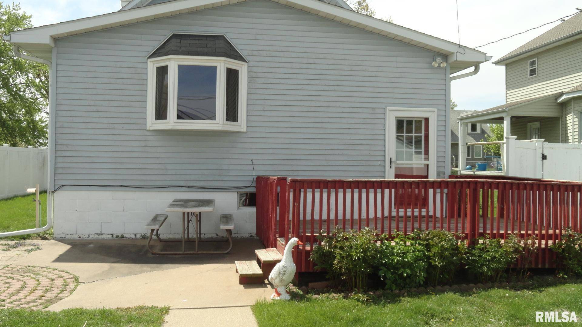 Moline, IL 61265,547 25TH AVE