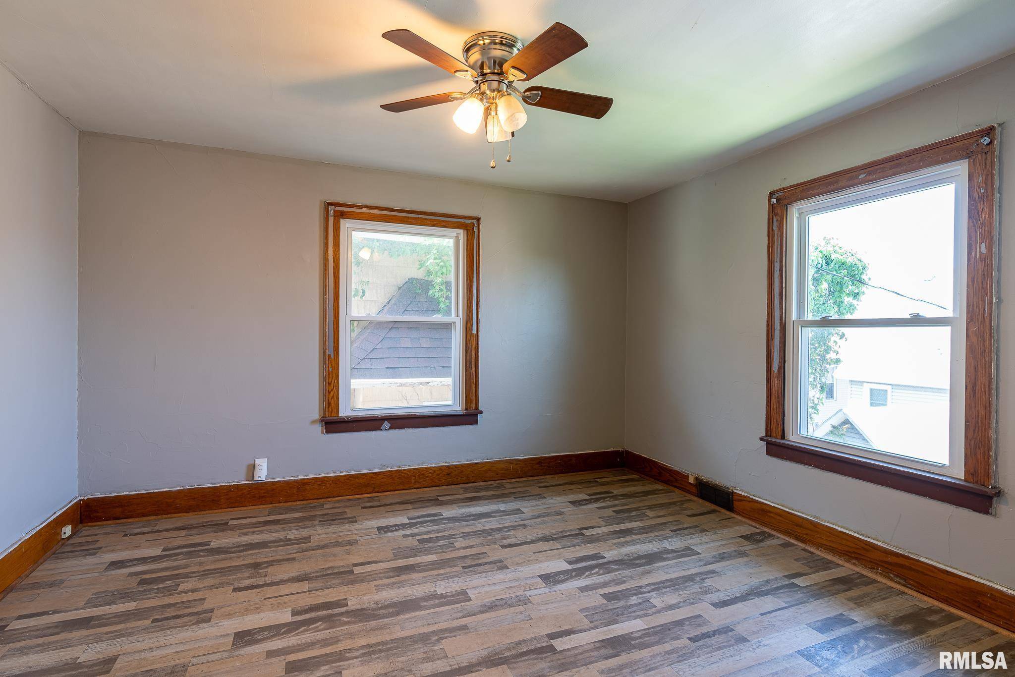 Moline, IL 61265,1525-1527 8TH AVE