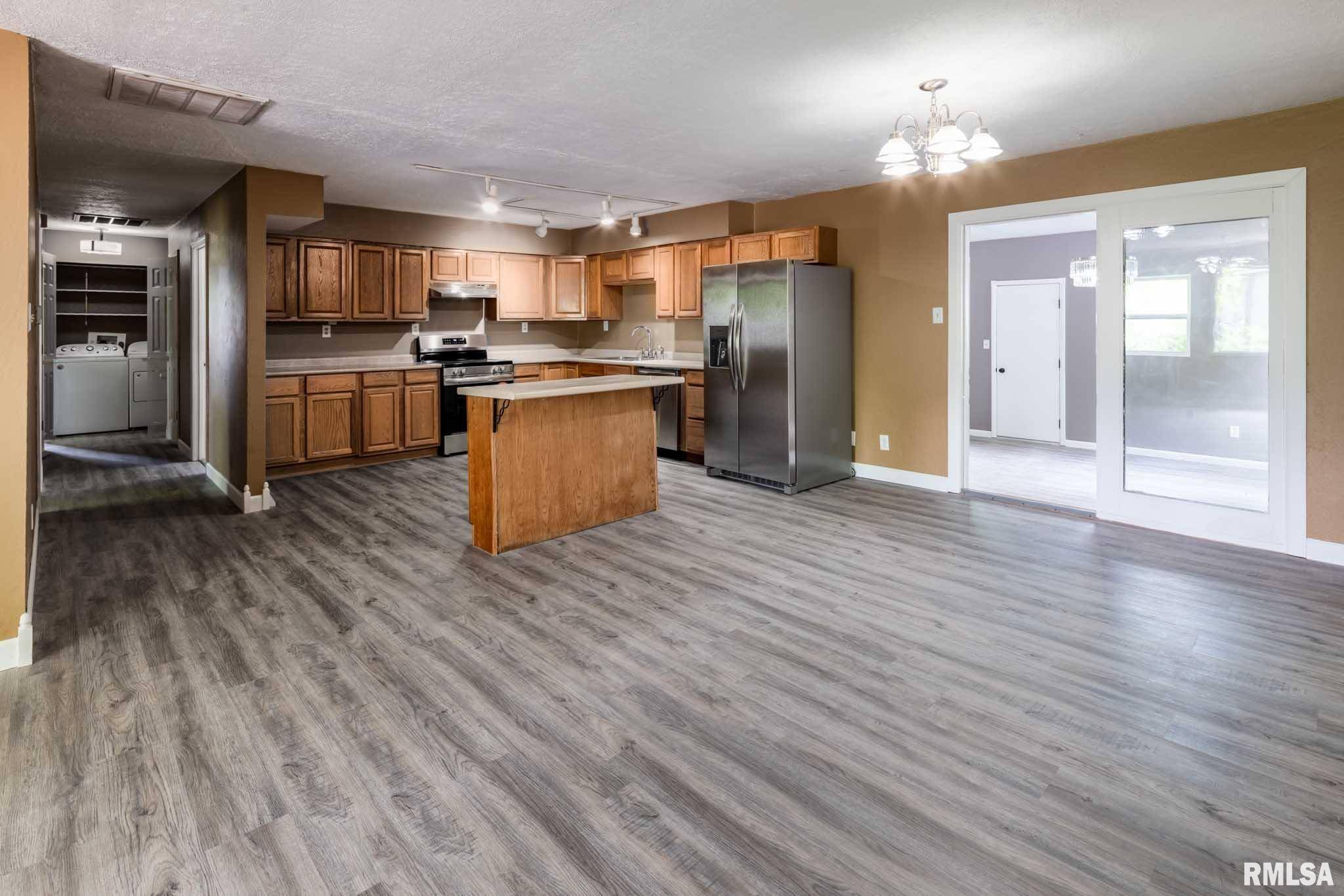 Carterville, IL 62918,1401 THOMAS ST